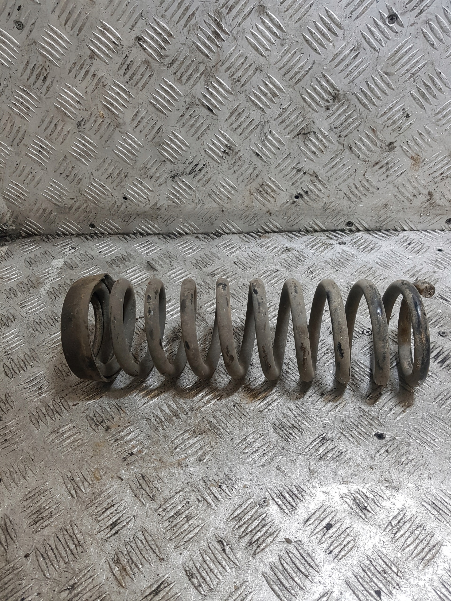 spring rear part rear MERCEDES-BENZ W124