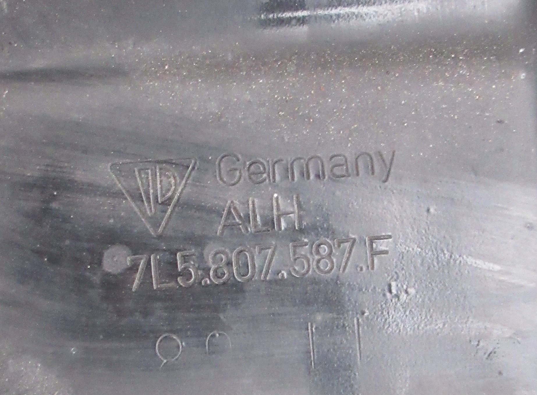 PORSCHE CAYENNE sider pillar rear part 7L5807587F