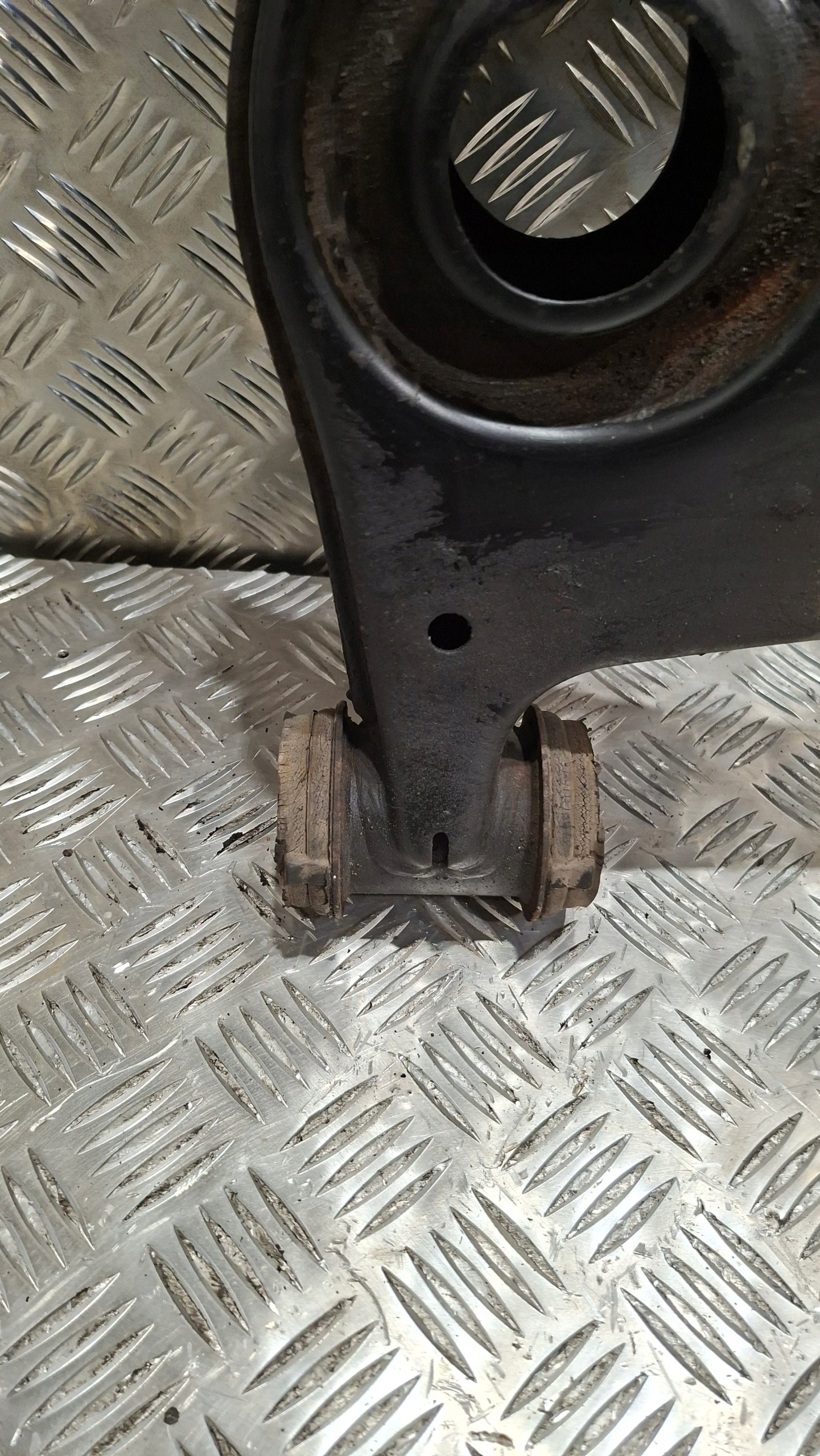 arm left front MERCEDES W210