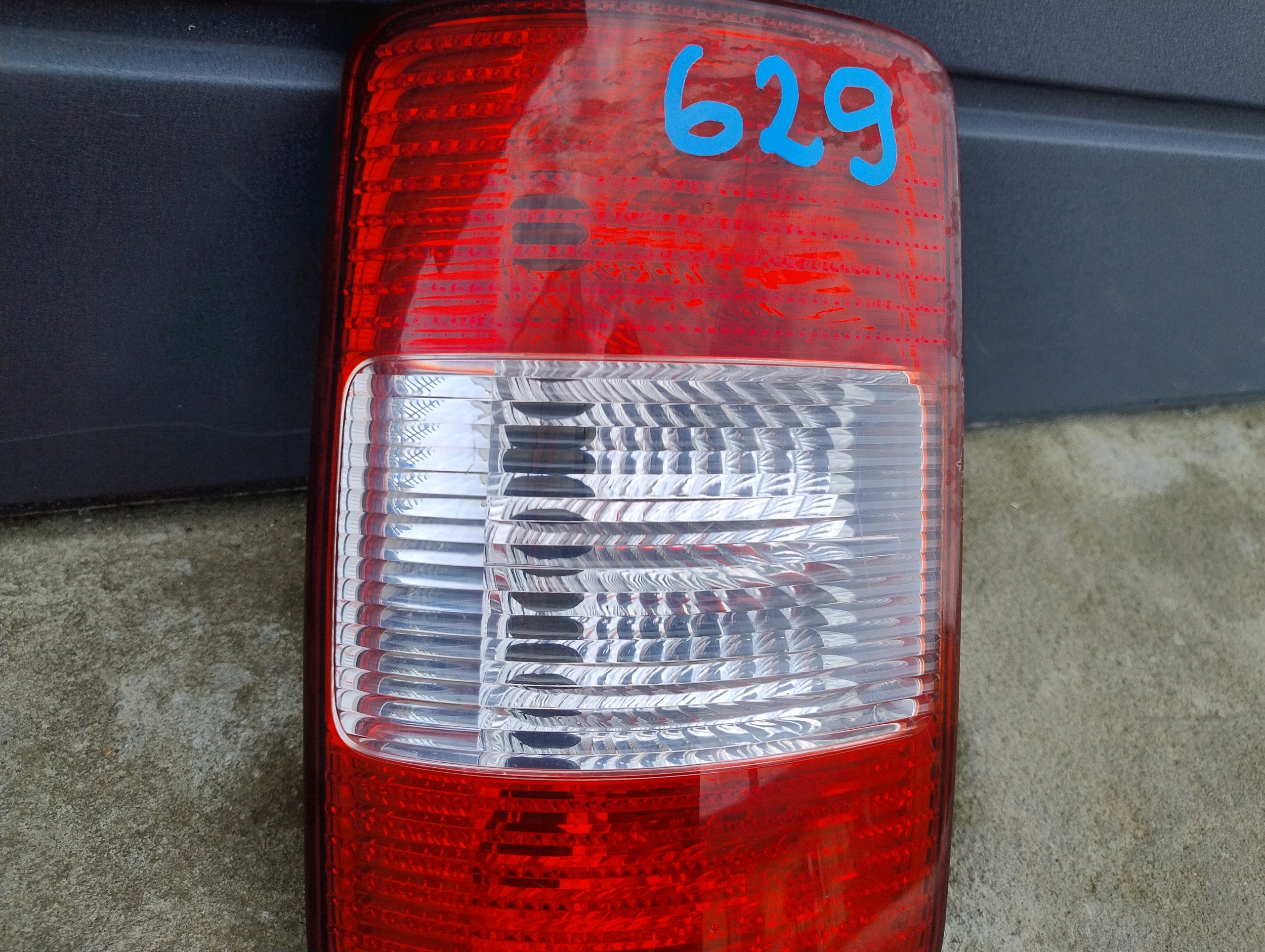 light left rear left rear part VOLKSWAGEN CADDY III 2K0945111
