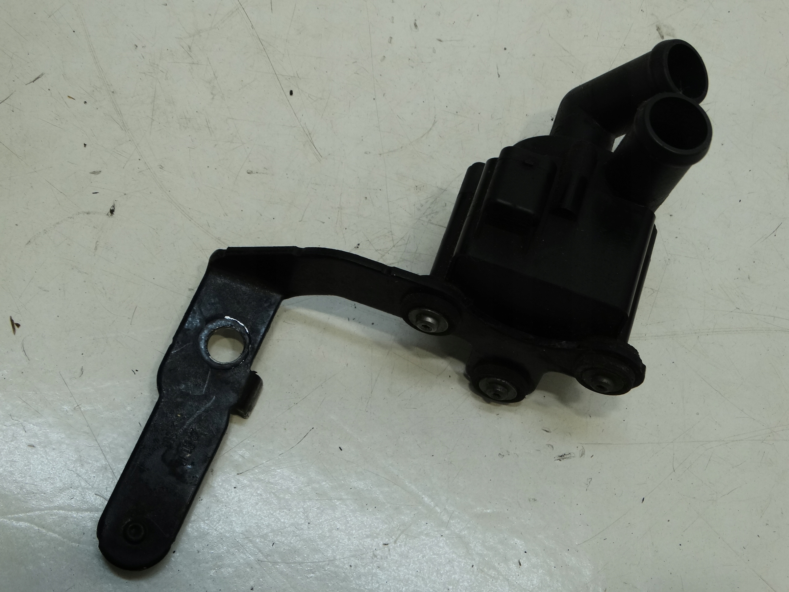 pumpa vody dodatková OCTAVIA II A3 8P GOLF V plus 5N0965561D