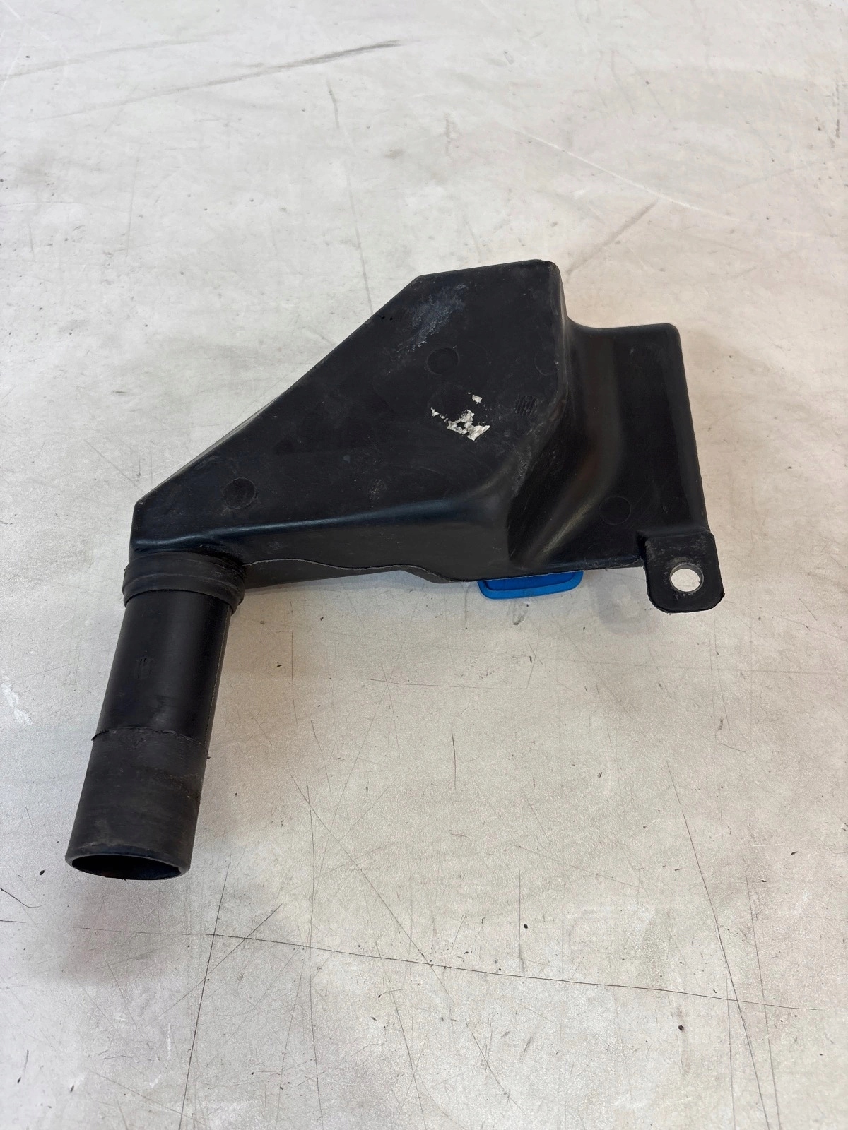 Wlew tank washers Audi A4 B8 A5 8T