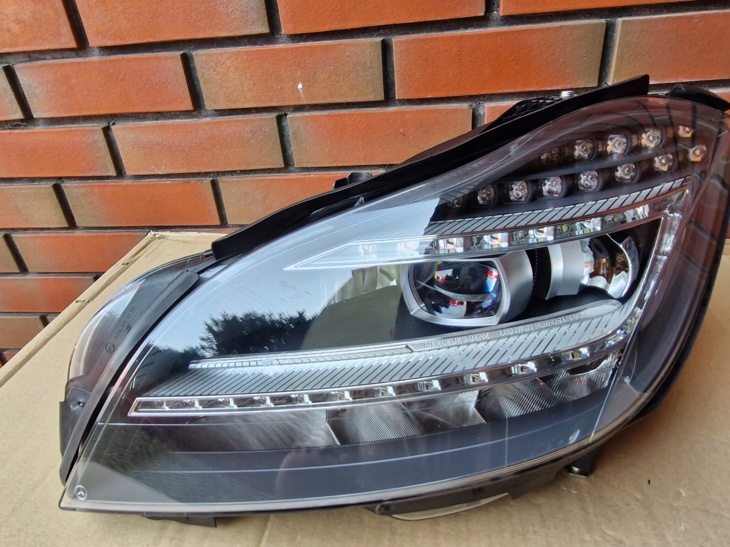 MERCEDES CLS W218 X218 LAMPA LEWA LED HIGH PERFORMANCE Producent części Mercedes-Benz OE