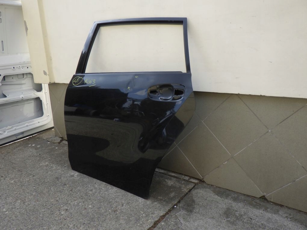 TOYOTA VERSO II 2 R2 2009- door left rear.