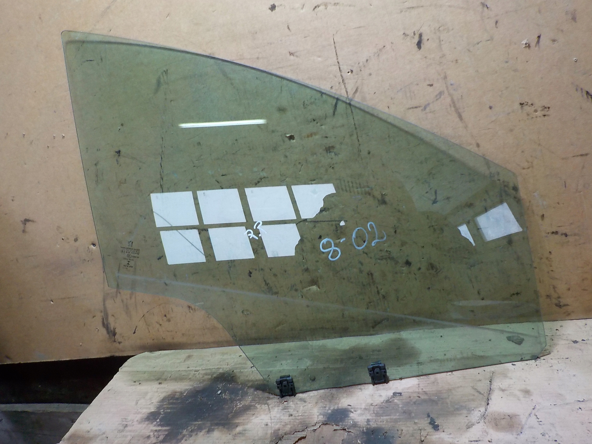 Переднее правое стекло PEUGEOT 3008 1.6 EHDi