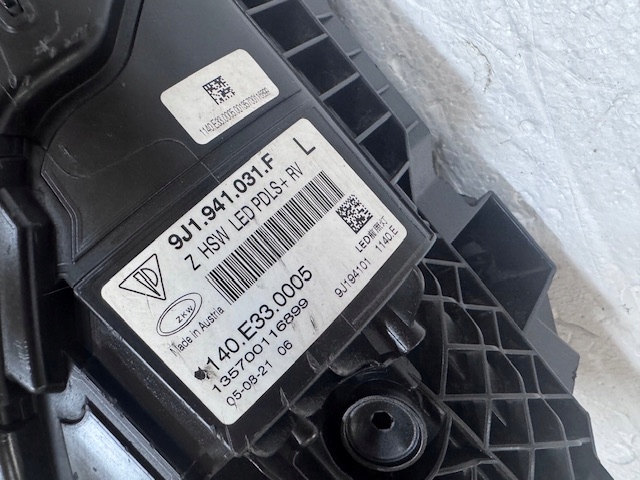 light left Porsche Taycan Full Led 2021