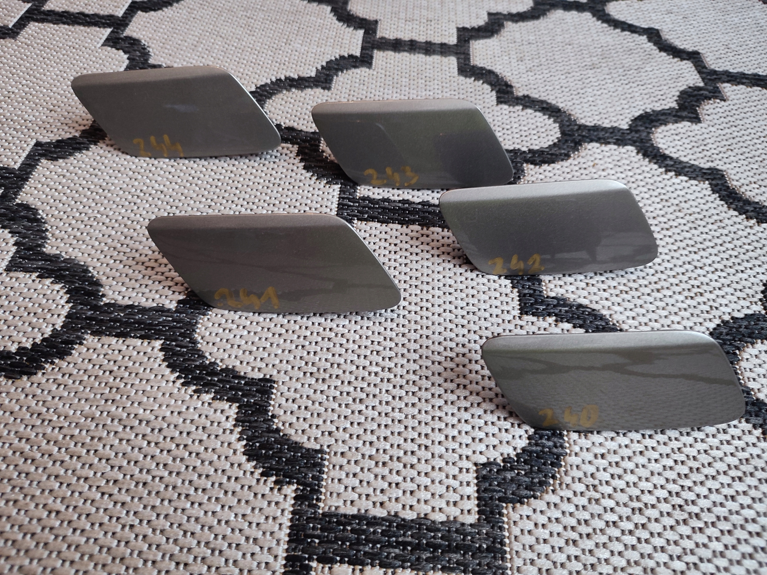 4G8955276D - A7 LIFT 14-17 крышка омывателя правая LZ1U