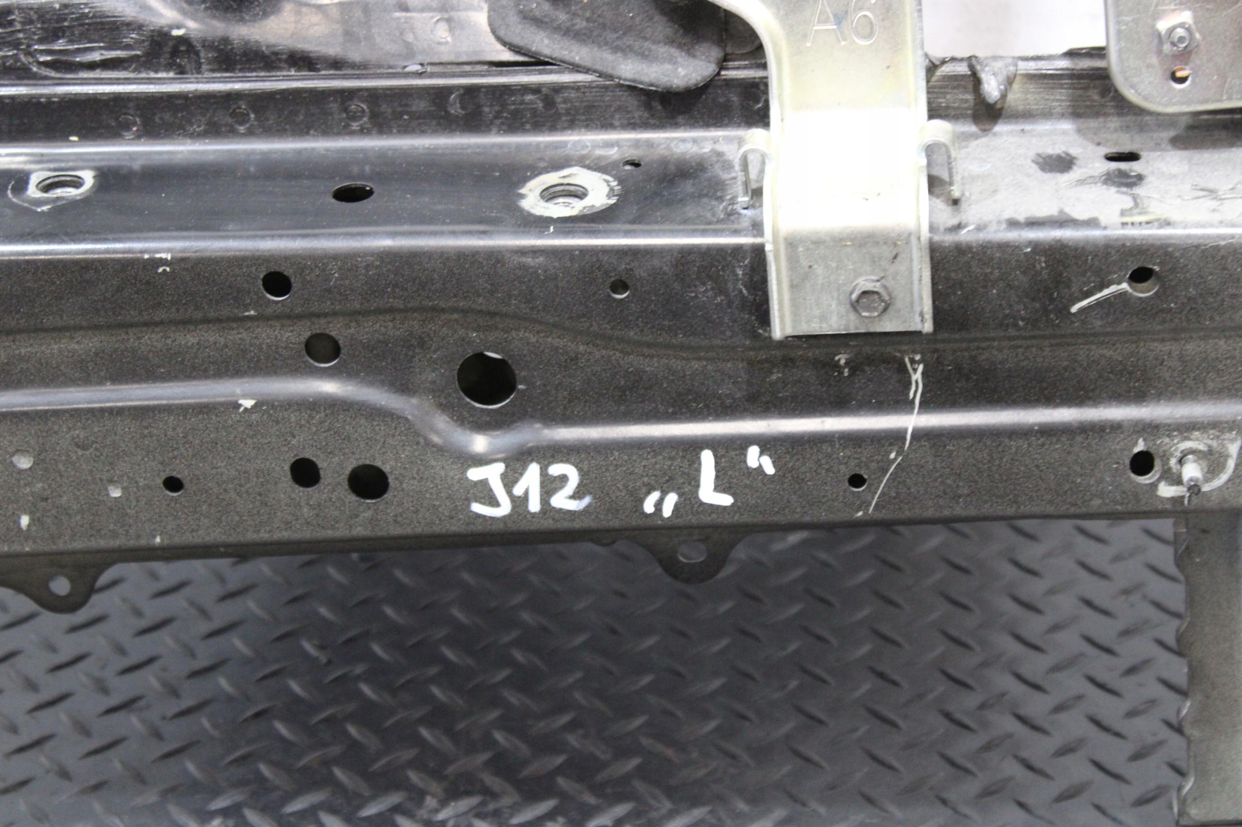quarter quarter FARTUCH left front QASHQAI III 3 J12