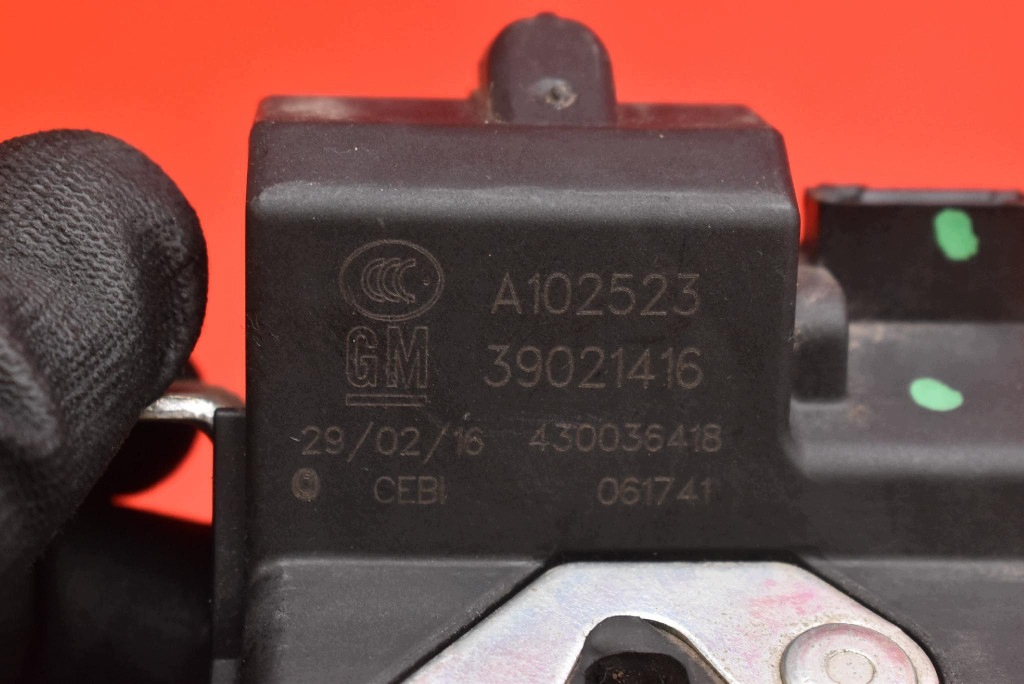 lock bonnet rear part boot 39021416 OPEL CORSA E 5D 14-20