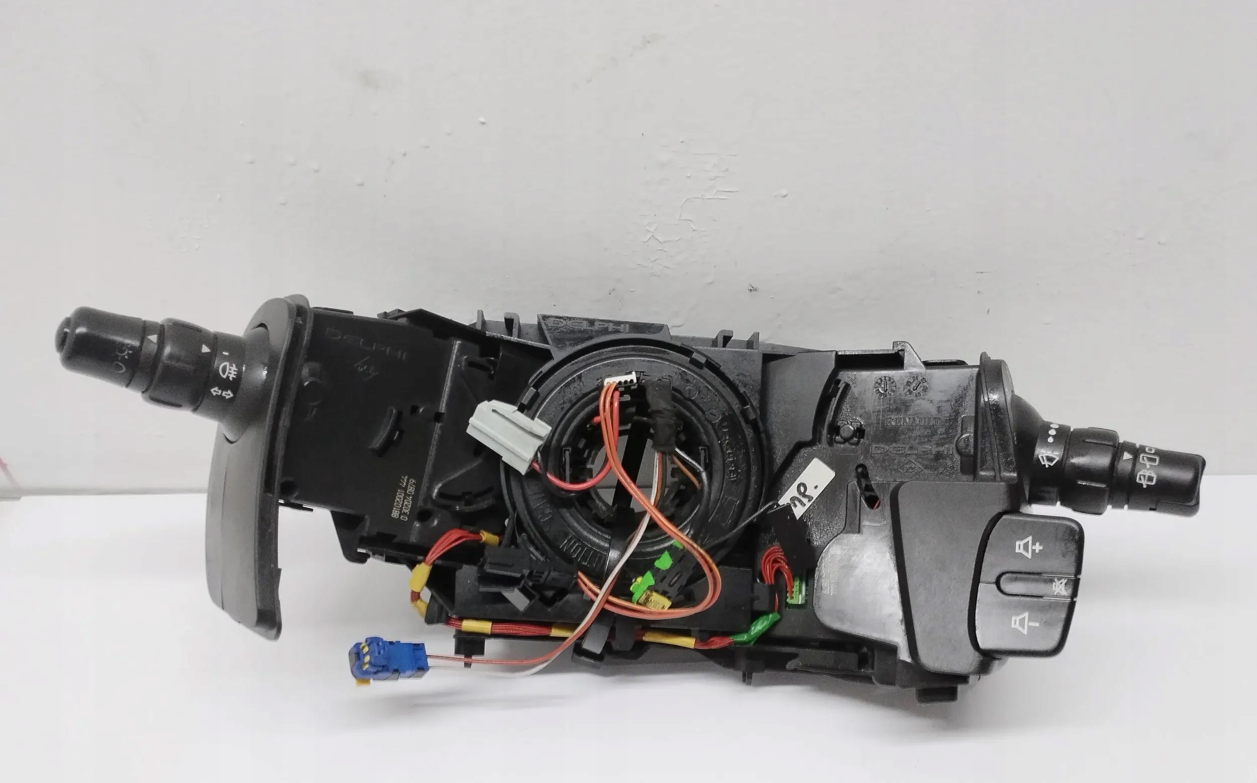 steering wheel levers and controls pajak z ring airbag Renault Modus 7701071888A