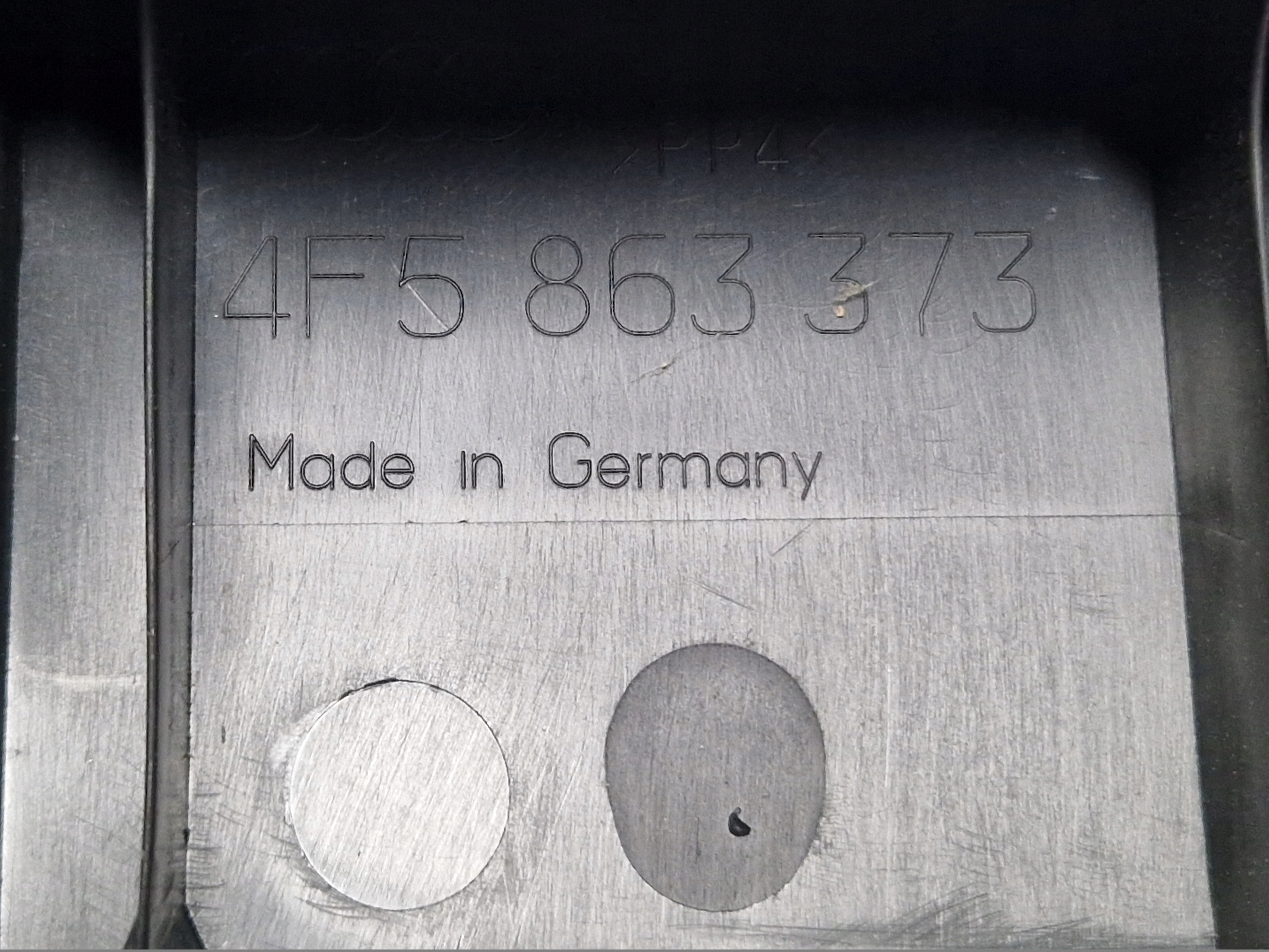 AUDI A6 C6 A6C6 sedan cover supports boot 4F5863373