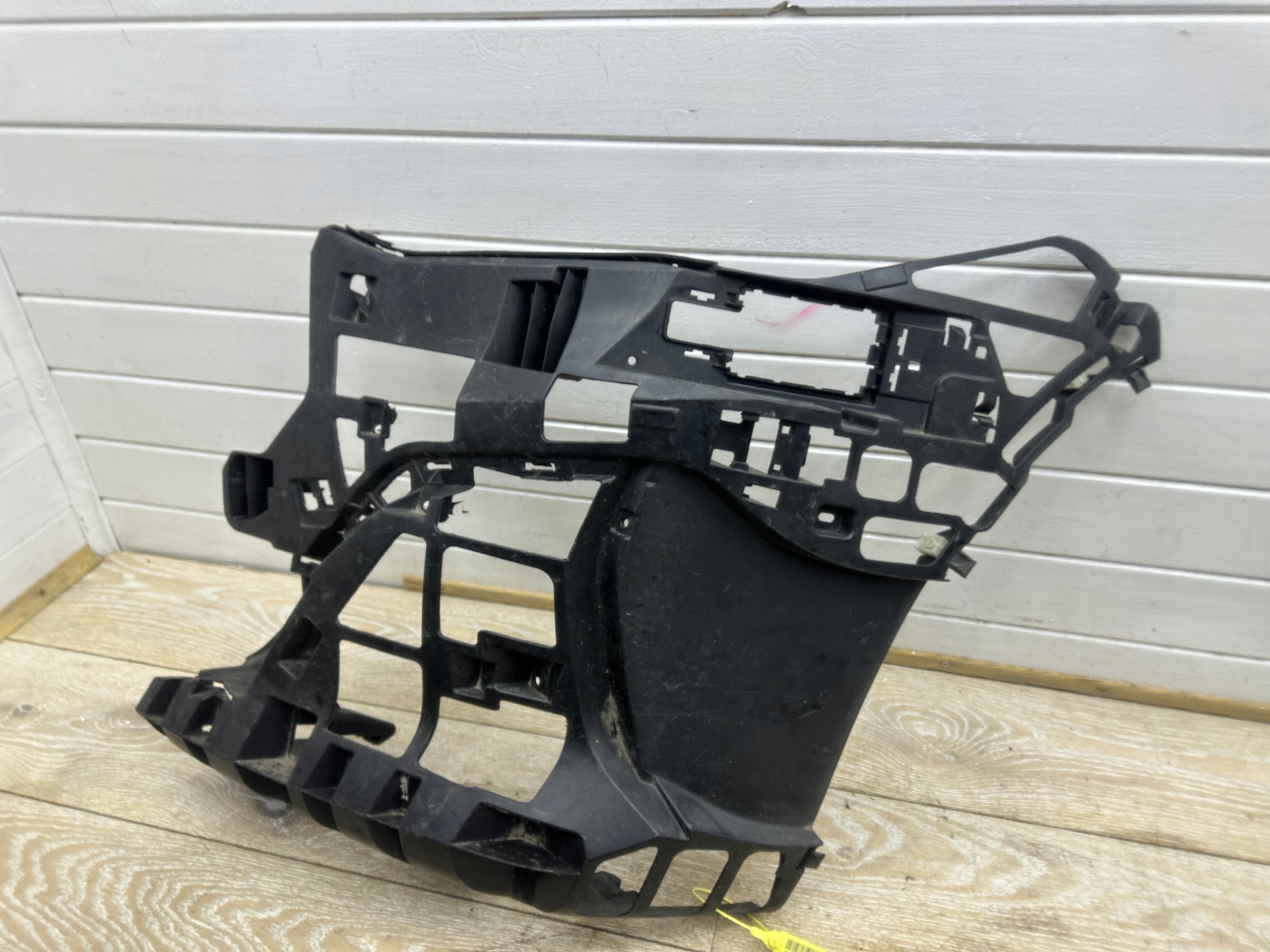 BMW 2 U06 ACTIVE TOURER support holder of a bumper left front left front