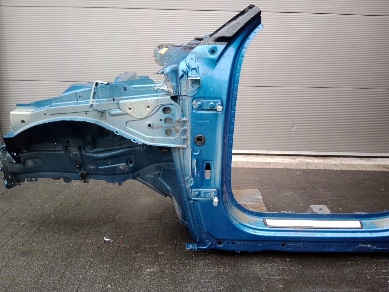 quarter threshold pillar left front VOLVO XC40