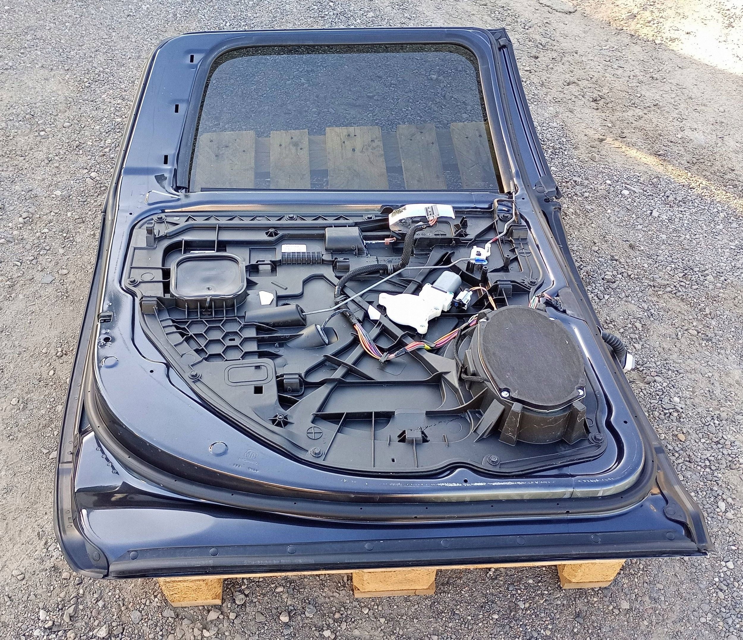 door rear part rear. left dlugie complete Dodge Ram 1500 2009-2018