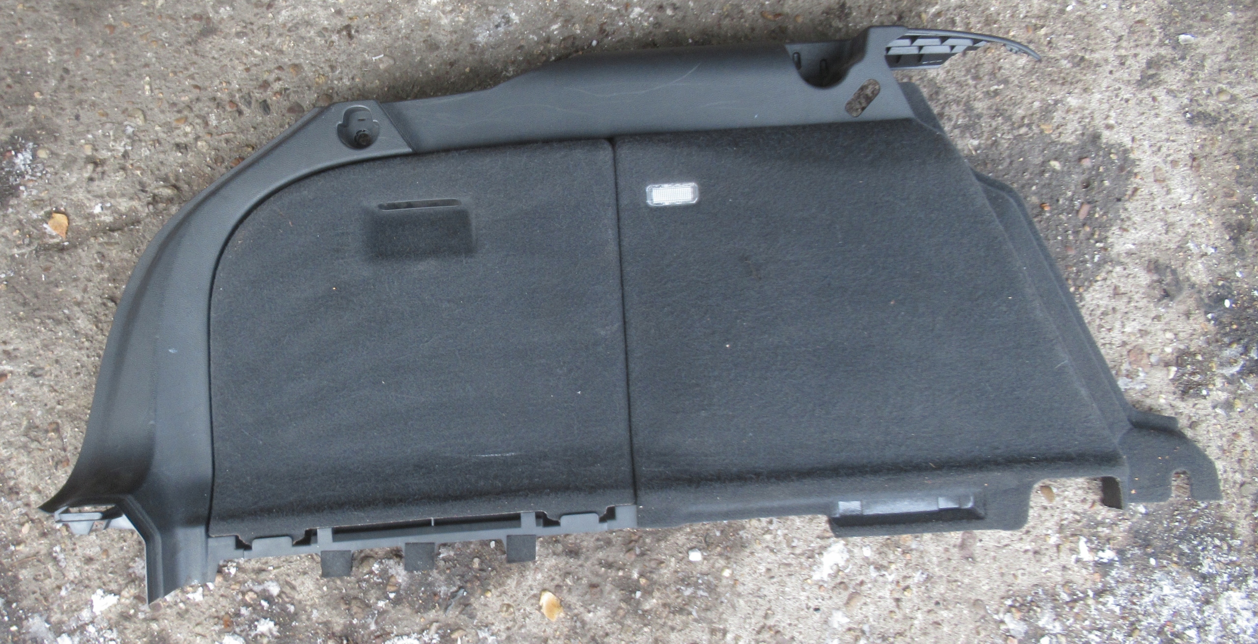 AUDI A4 B8 FL 2.0 TFSI 14R side upholstery boot left rear part