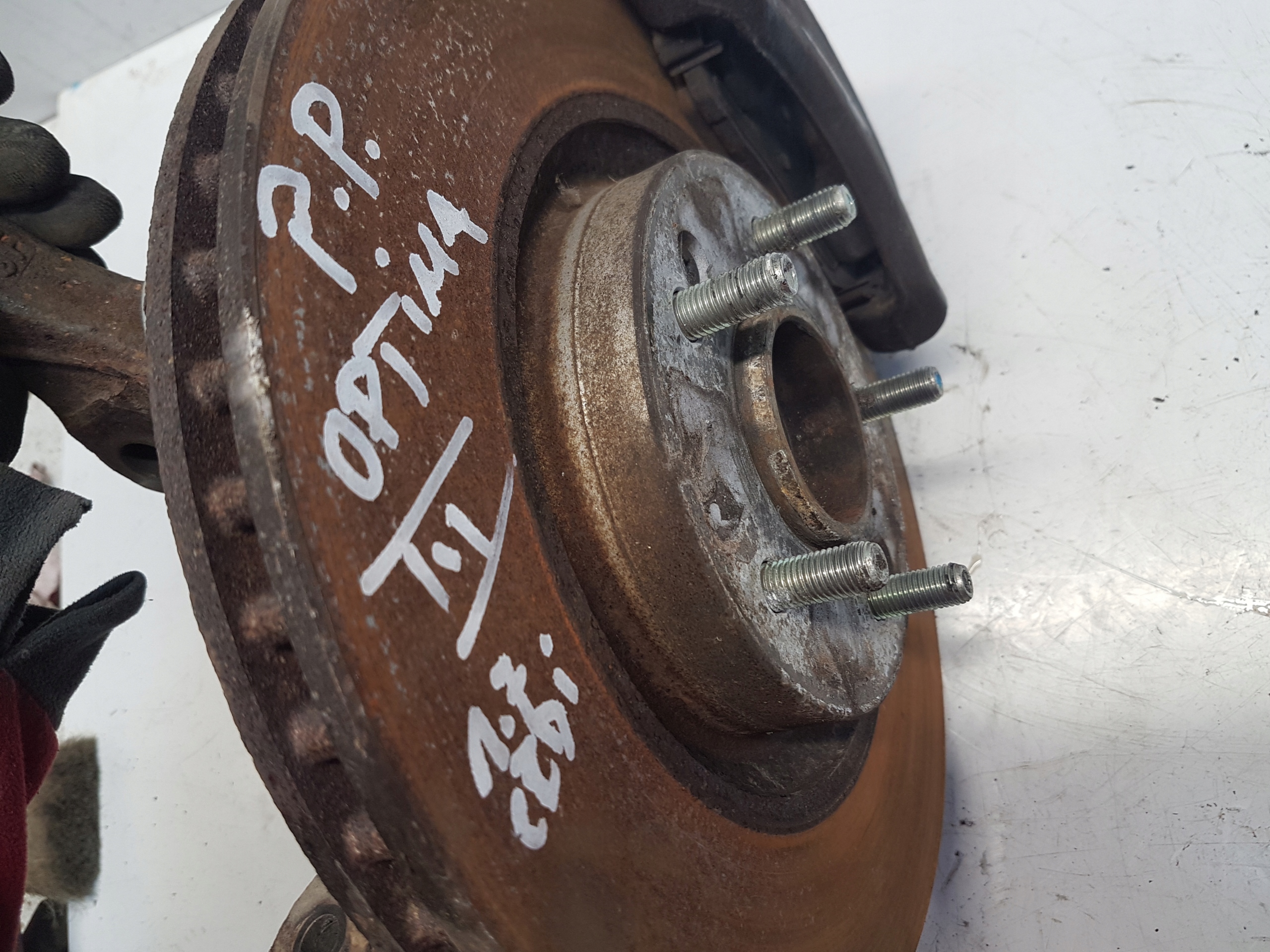 KIA OPTIMA IV 1.7CDRI swing front right