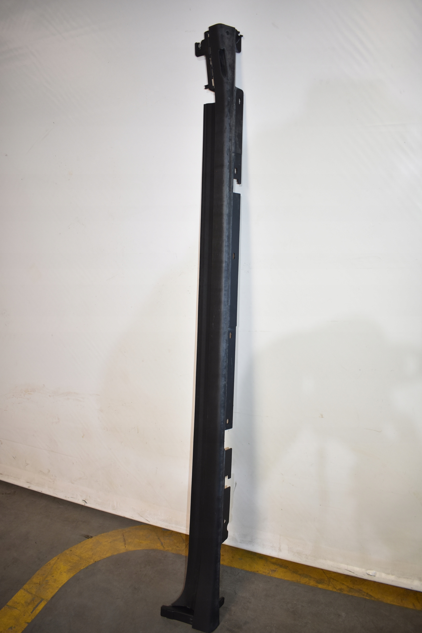 IDEALNA moulding threshold LED right BMW G01 G02 1