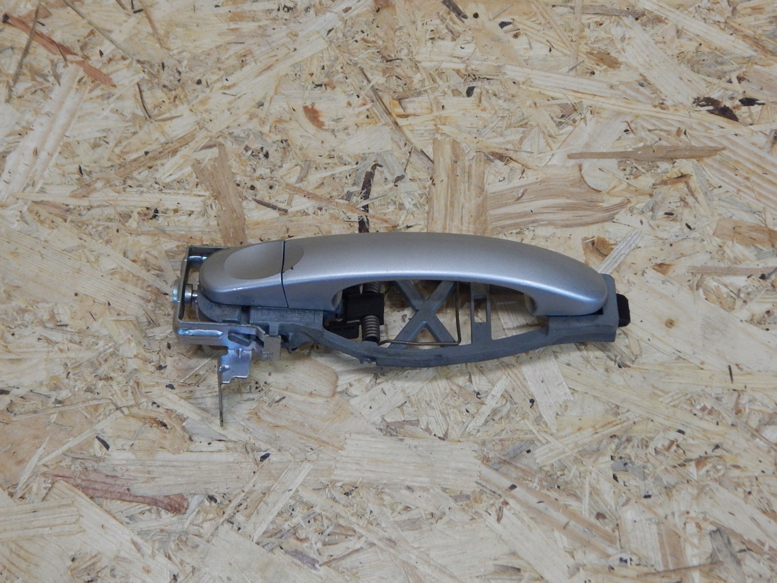 VW T5 CARAVELLE MULTIVAN KLAMKA PRAWA PRZOD LA7W