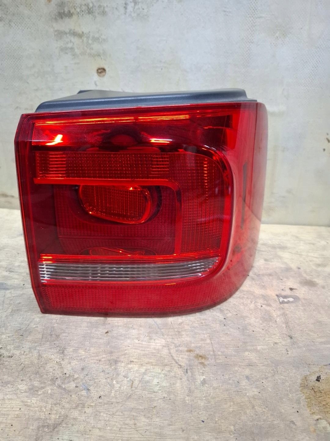 light rear right side Volkswagen Touran 2nd facelift 2011