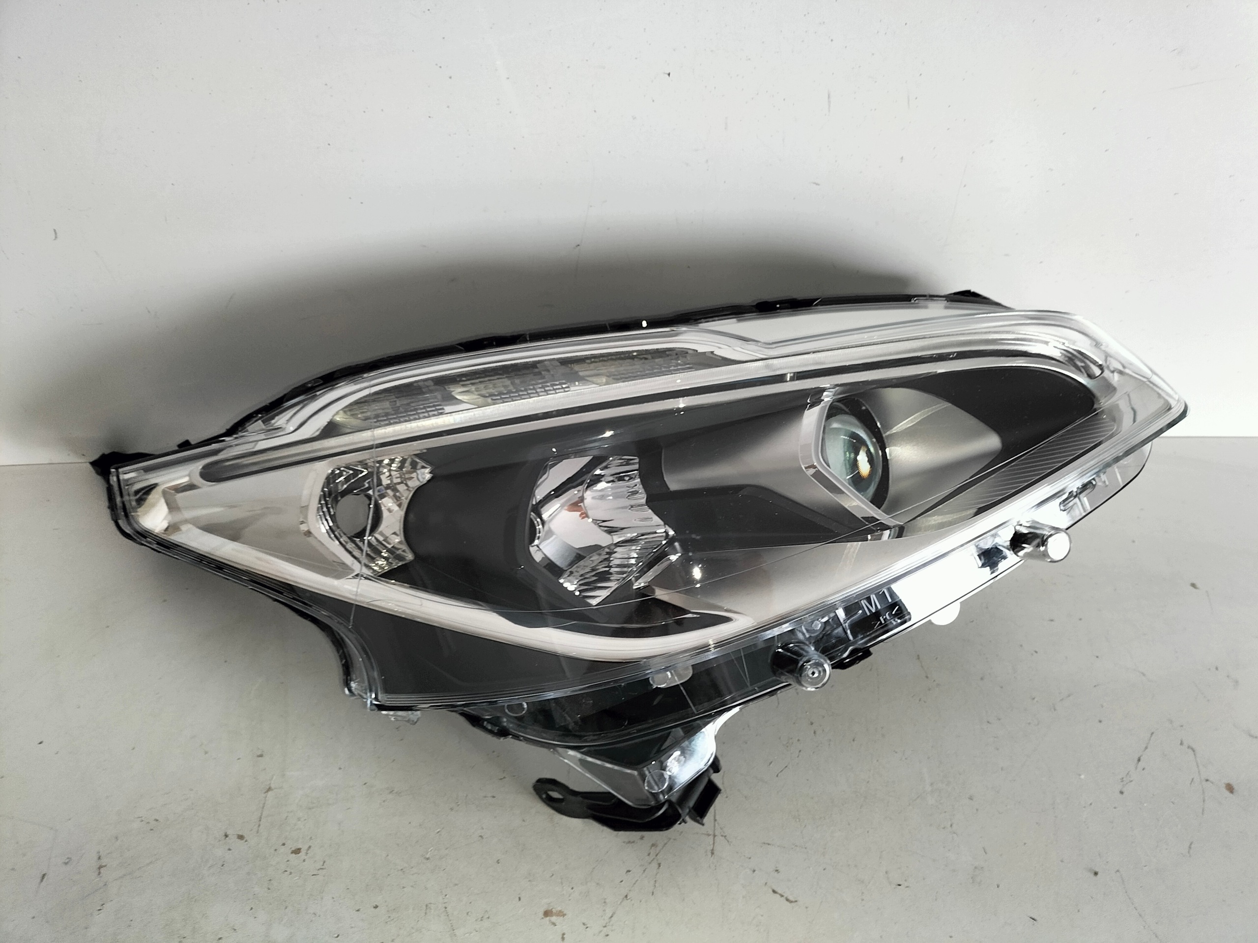 light front reflektor right PEUGEOT 208 LIFT 15-19
