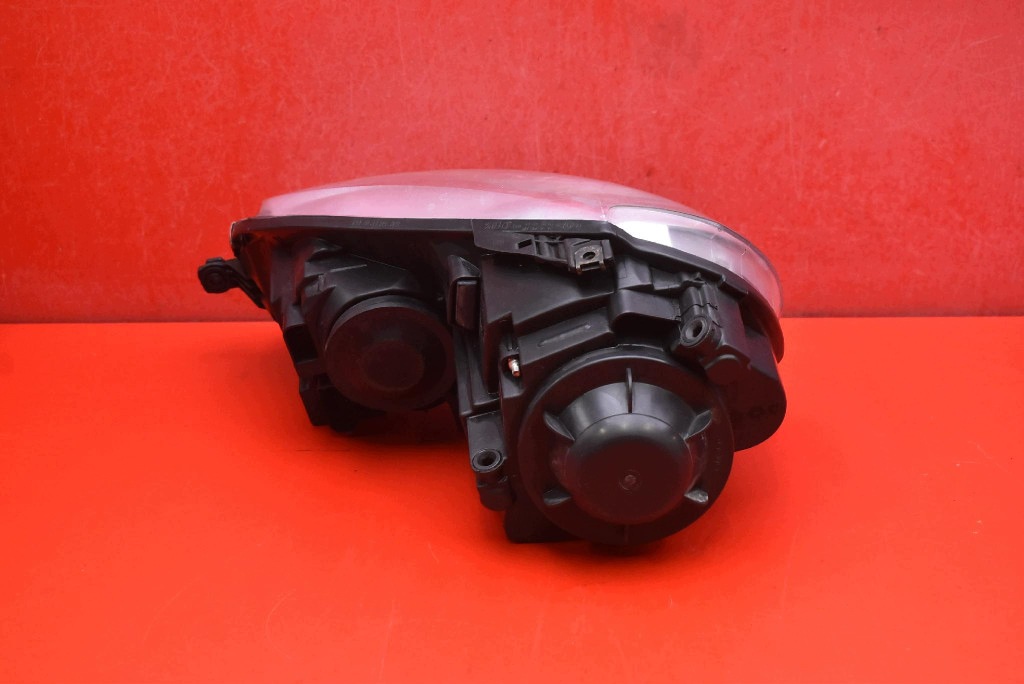 REFLEKTOR right light front EU 20-A317B VW JETTA 5 V 05-11