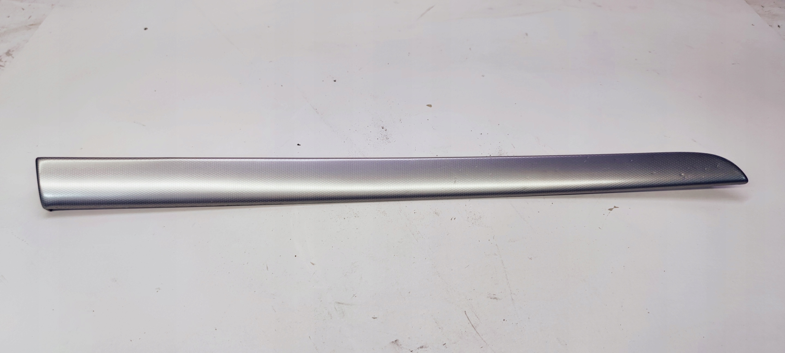 lišta DEKORY dveře L T AUDI A4 B6 B7 8E0867419