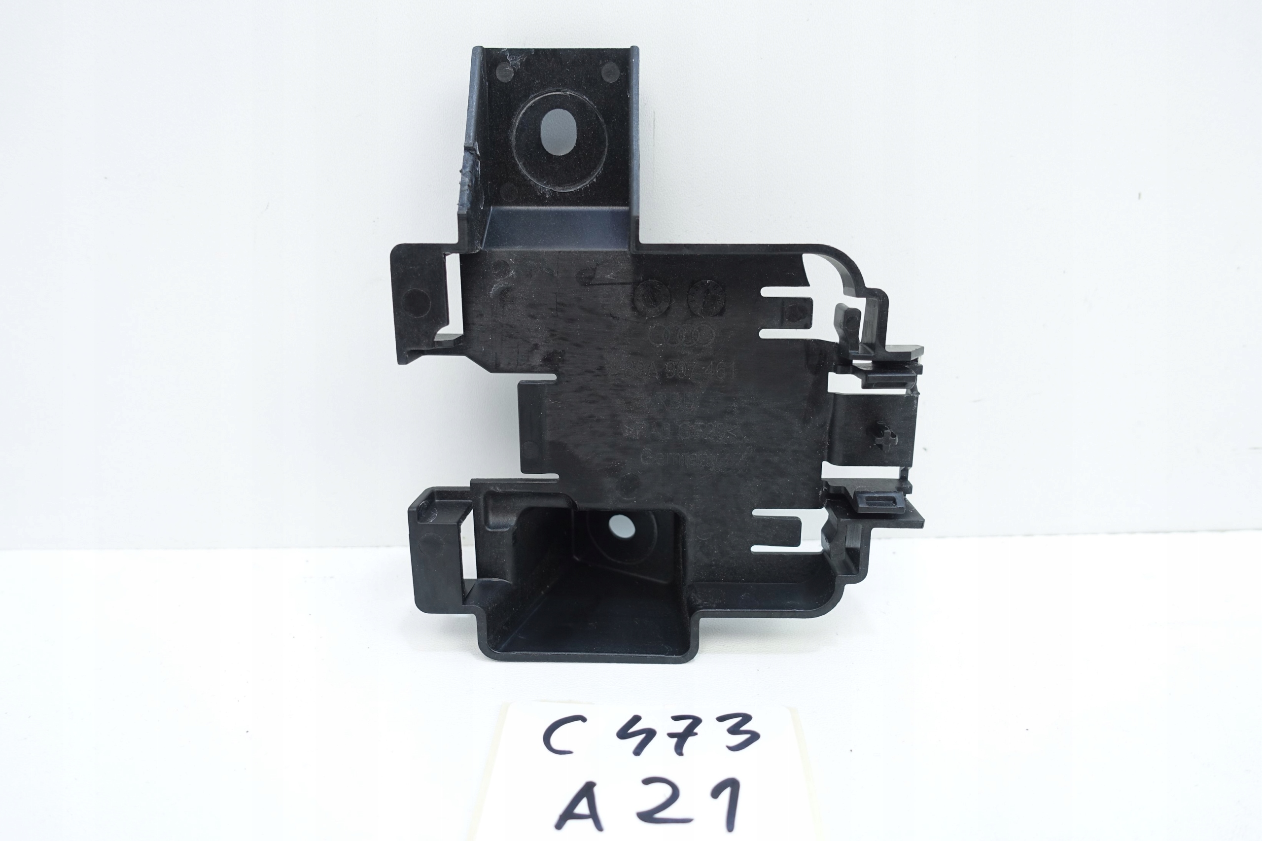 Крепление радара AUDI Q4 левый задний 89A907461