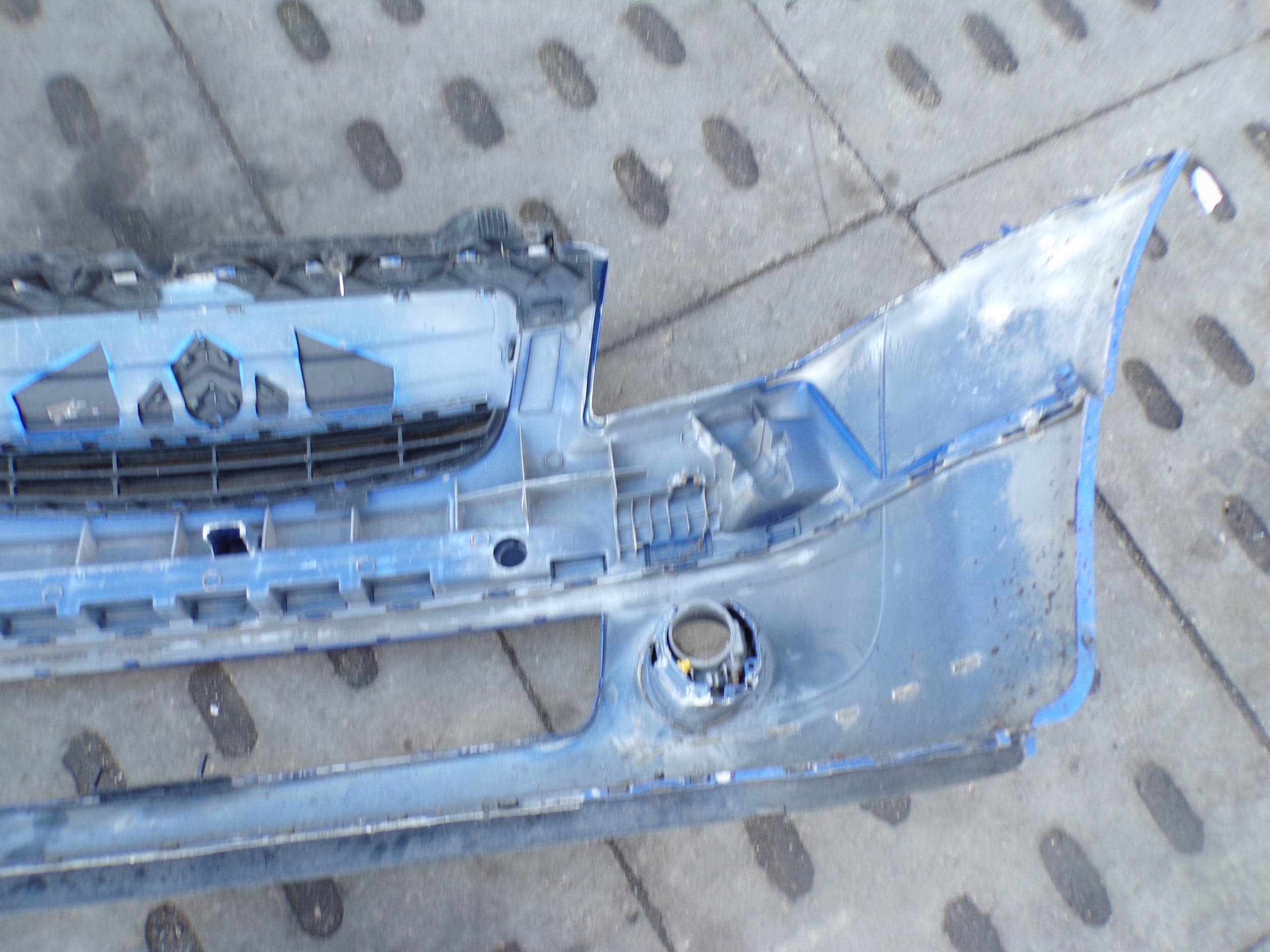 front bumper front CITROEN C2 VTS colour KMHC