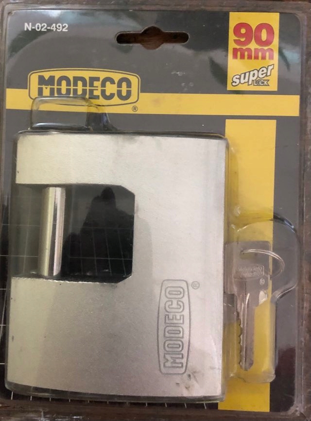 Kłódka jarzmowa na klucz Modeco