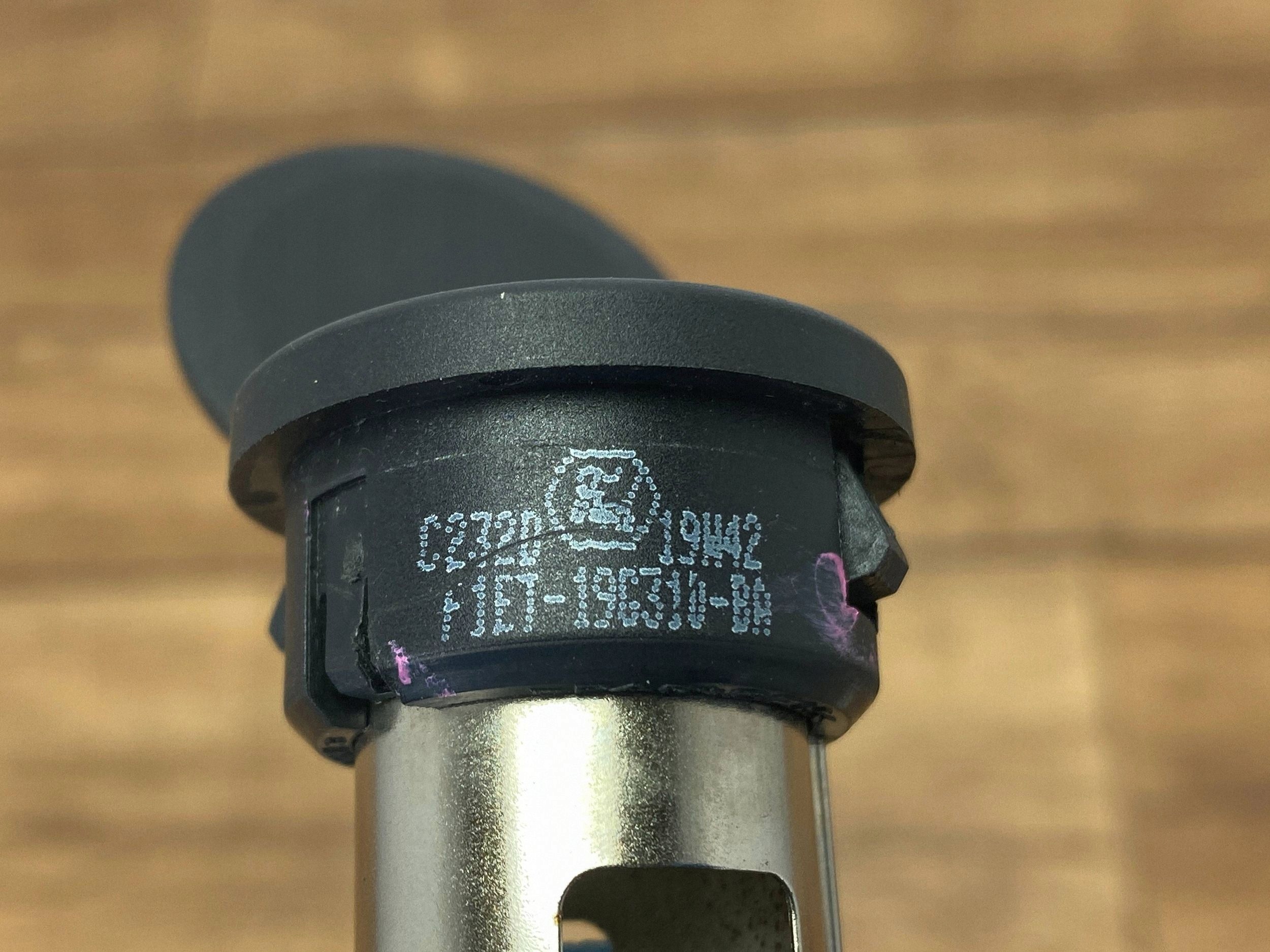adapter zapalniczki front Ford Escape IV 2020+