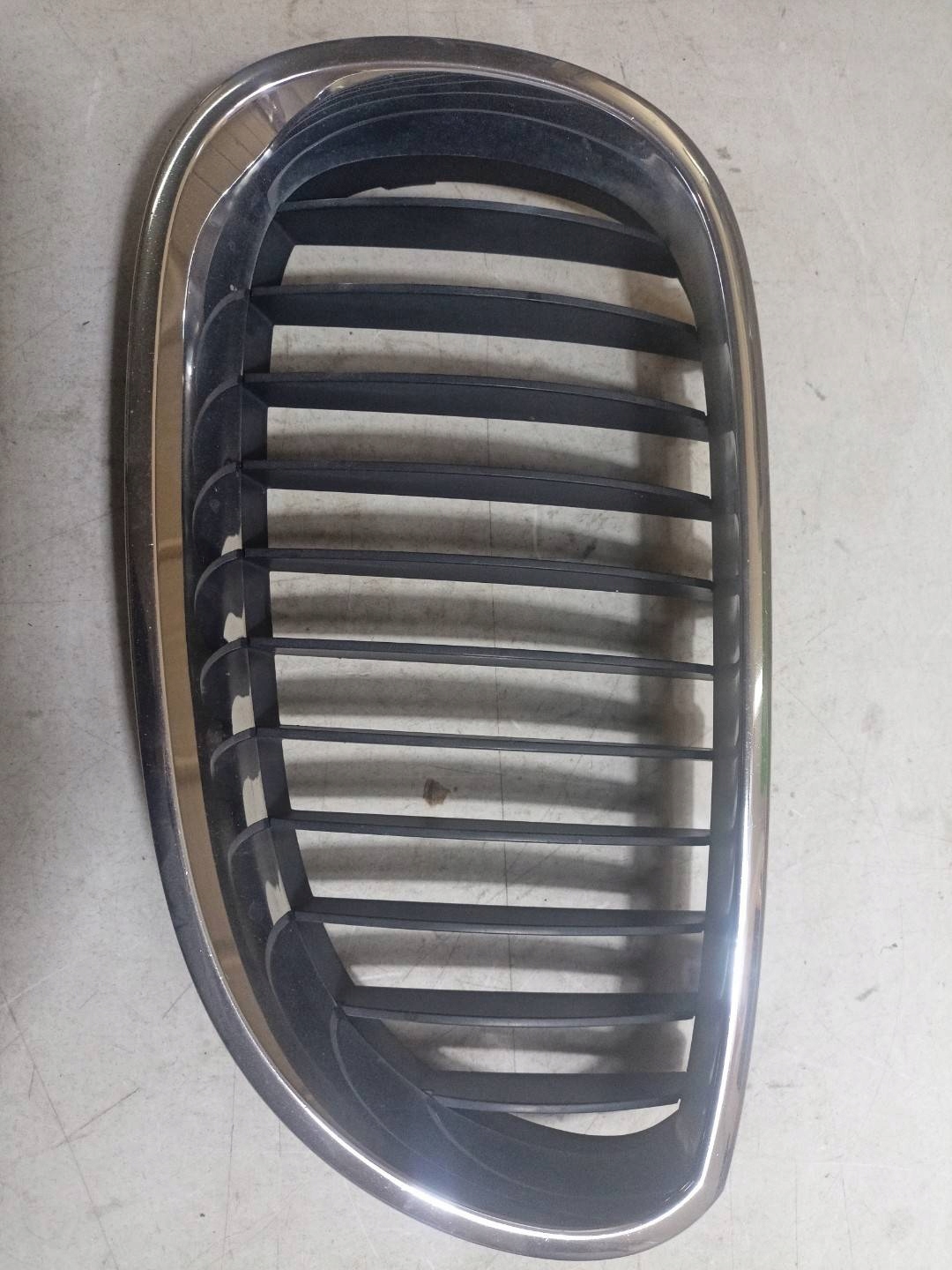 Lüftungsgitter der Stoßstange BMW 5 E60/E61 2006