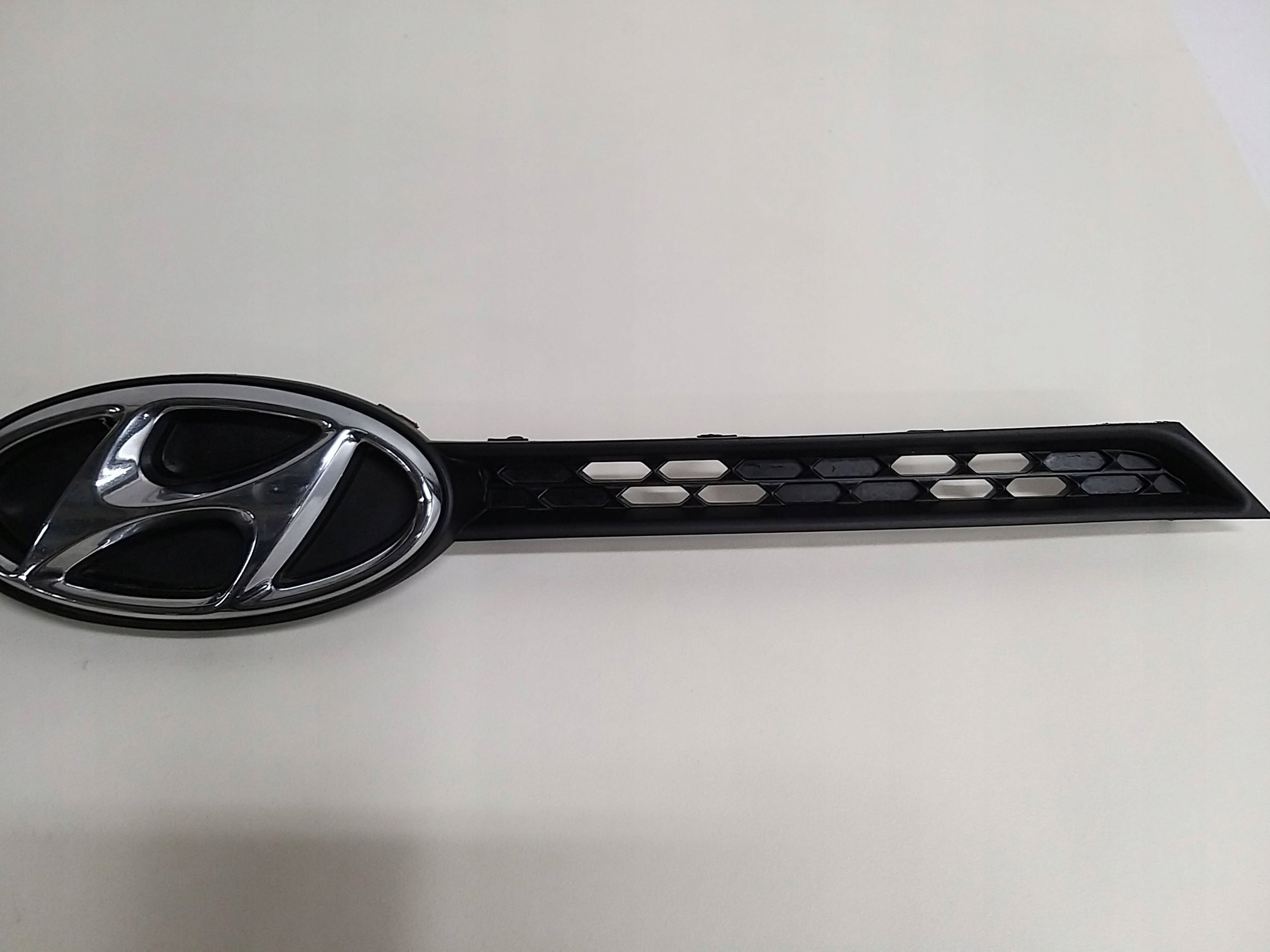 HYUNDAI I20 II 14- grill grille front 86351-C8000