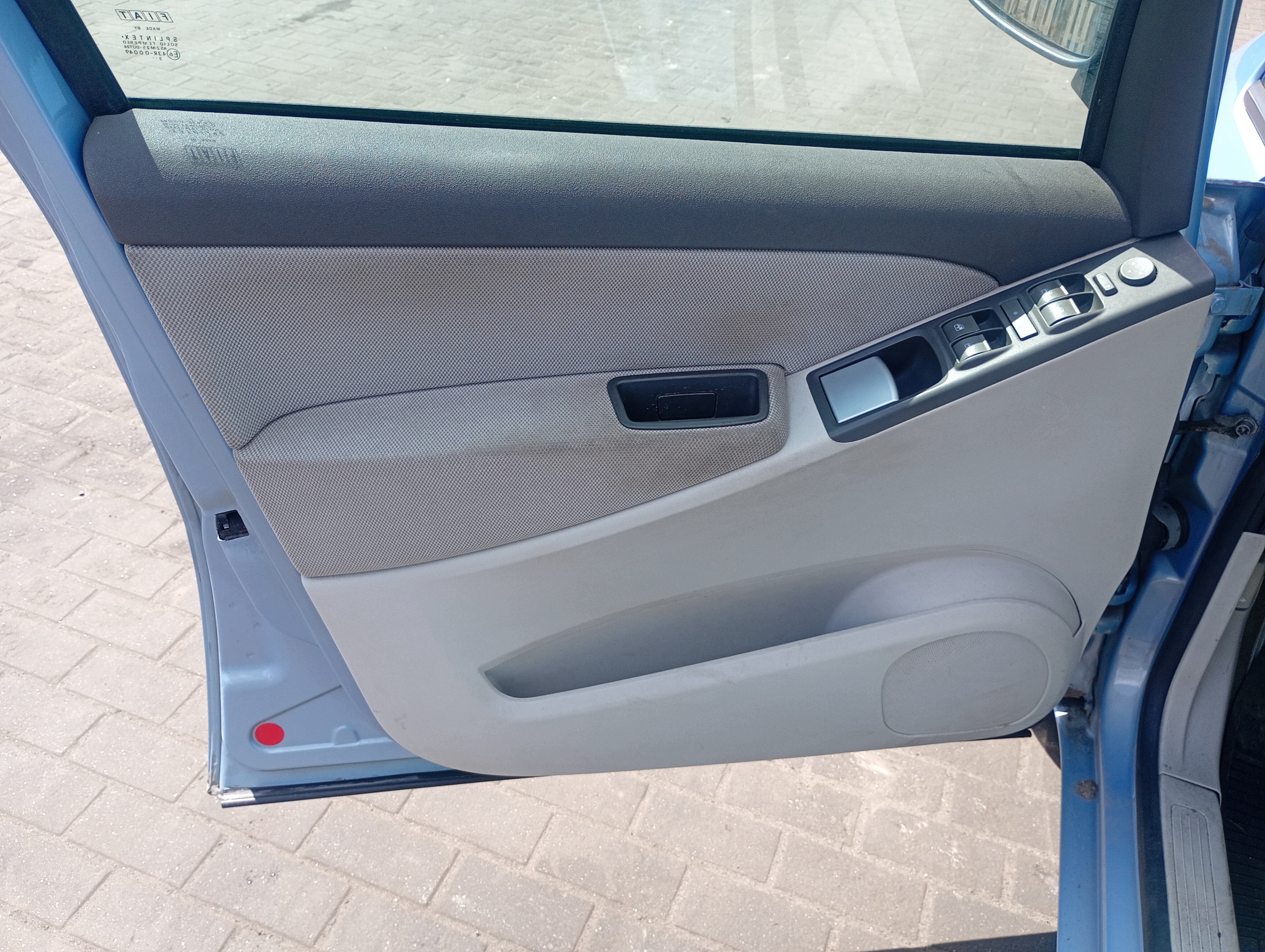 upholstery side left front Fiat Idea 03-12
