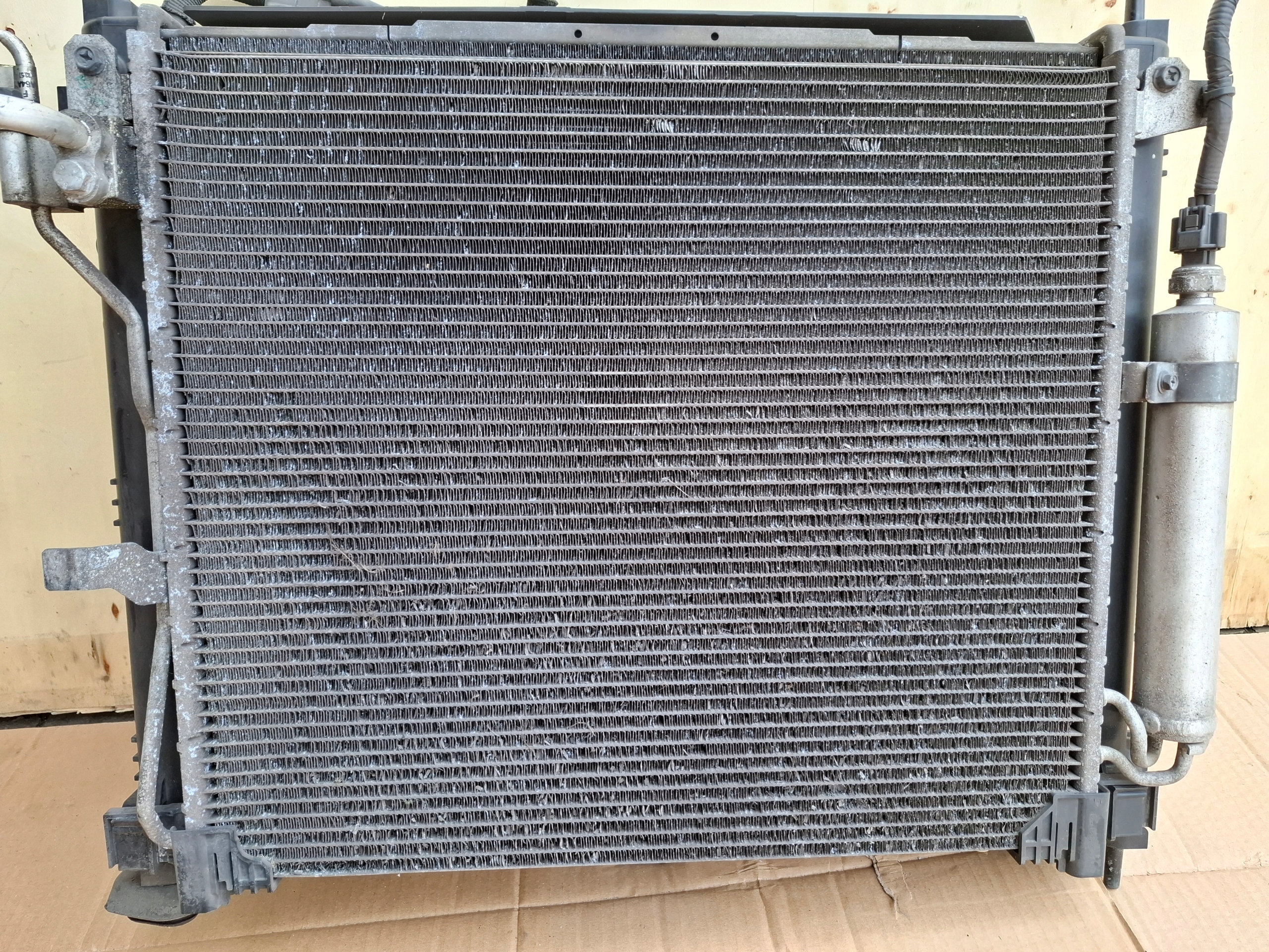 NISSAN JUKE F15 1,5 DCI chladiče ventilátor