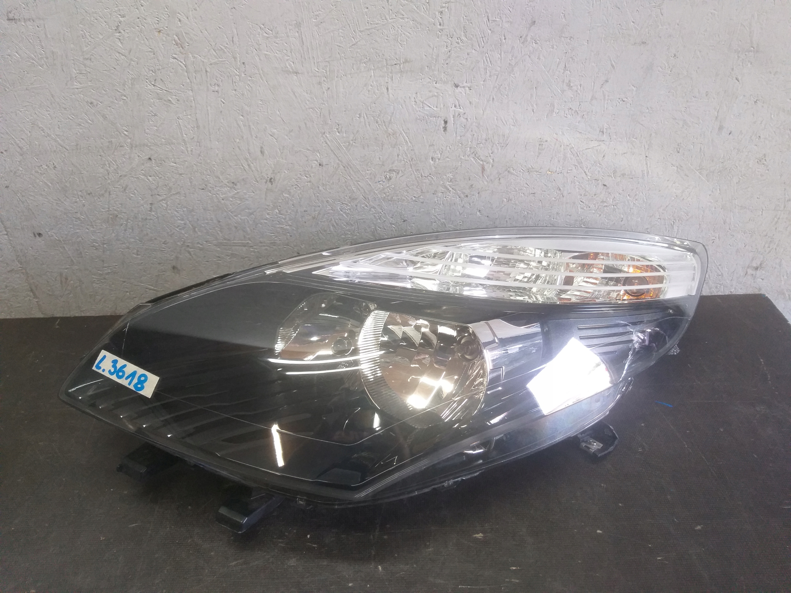 light front left RENAULT SCENIC III 3 08- 260606760R