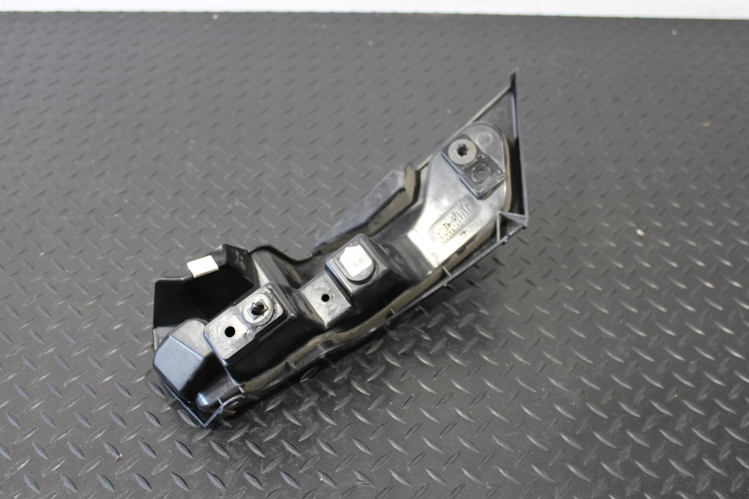 Support Support plaque Droit FORD MONDEO MK5 Berline LIFT DS73-17E850-B
