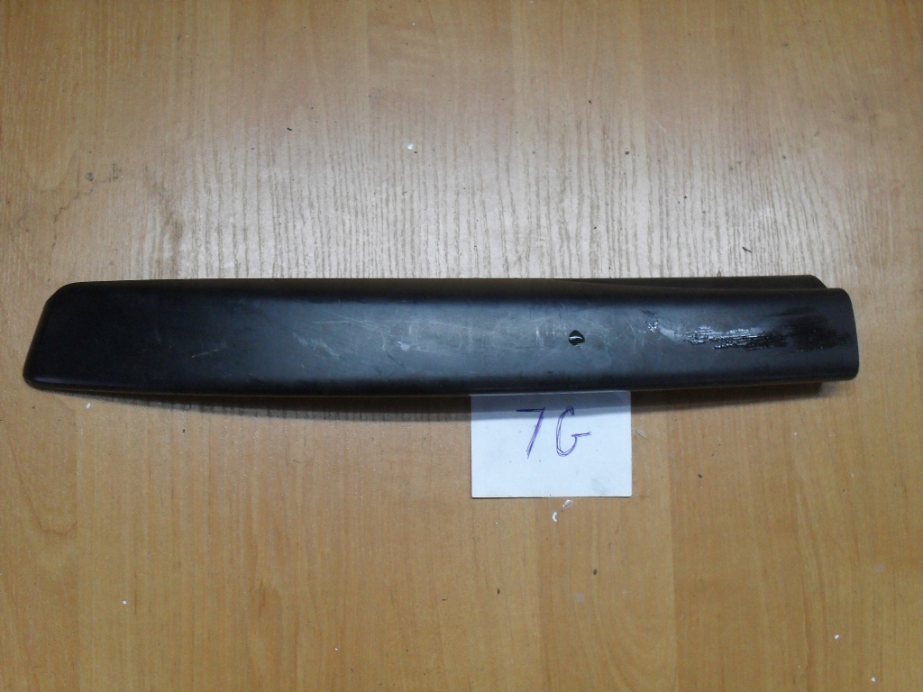 OUTLANDER III ZAŚLEPKA RELINGU PRAWA PRZÓD 2012-