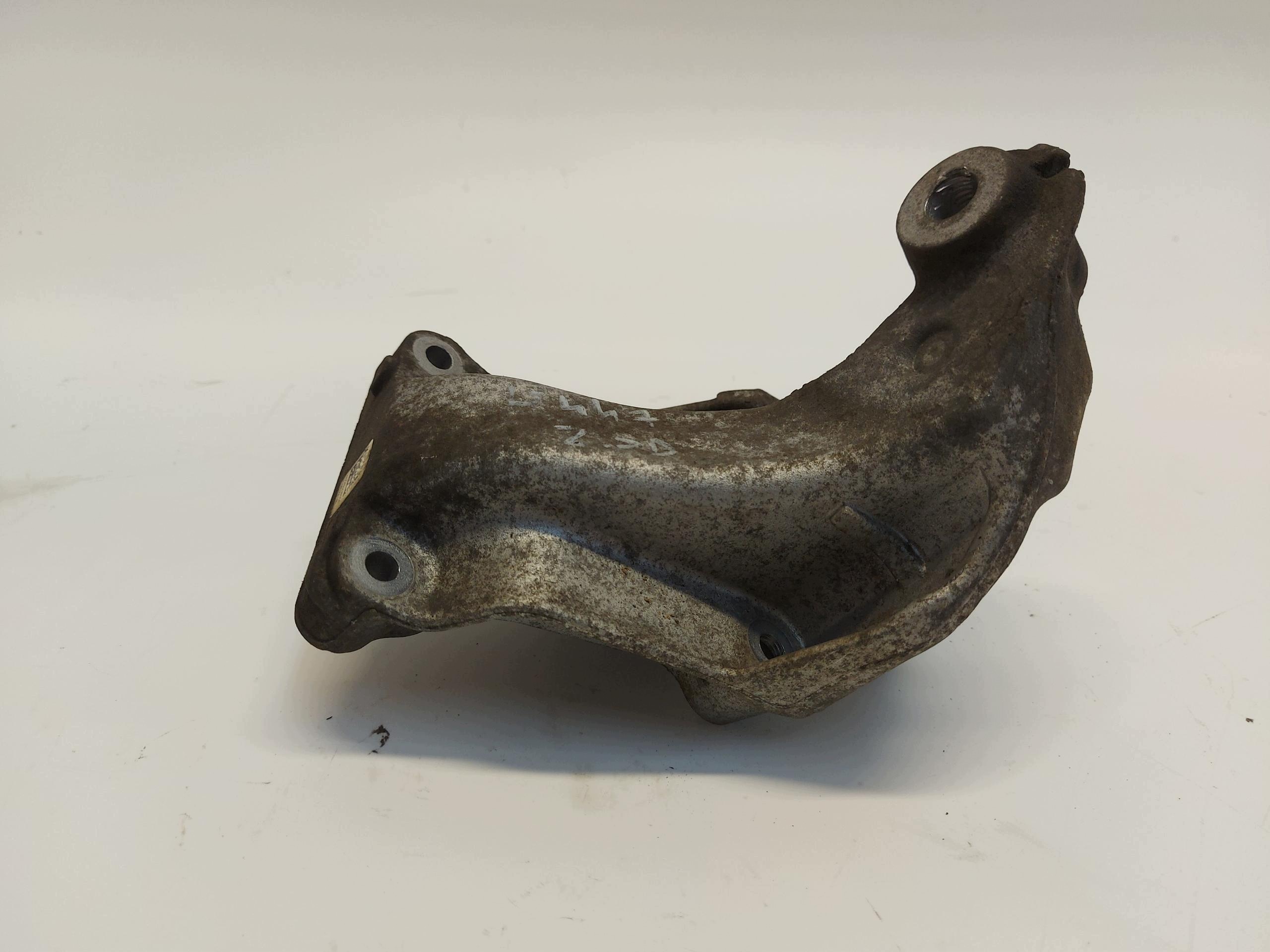 Mercedes w447 Vito V220d holder holder engine mount a6542230304