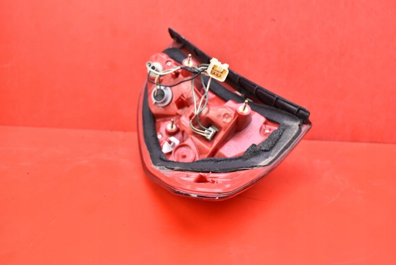 light right rear part rear TOYOTA RAV 4 3 III 5D 05-08