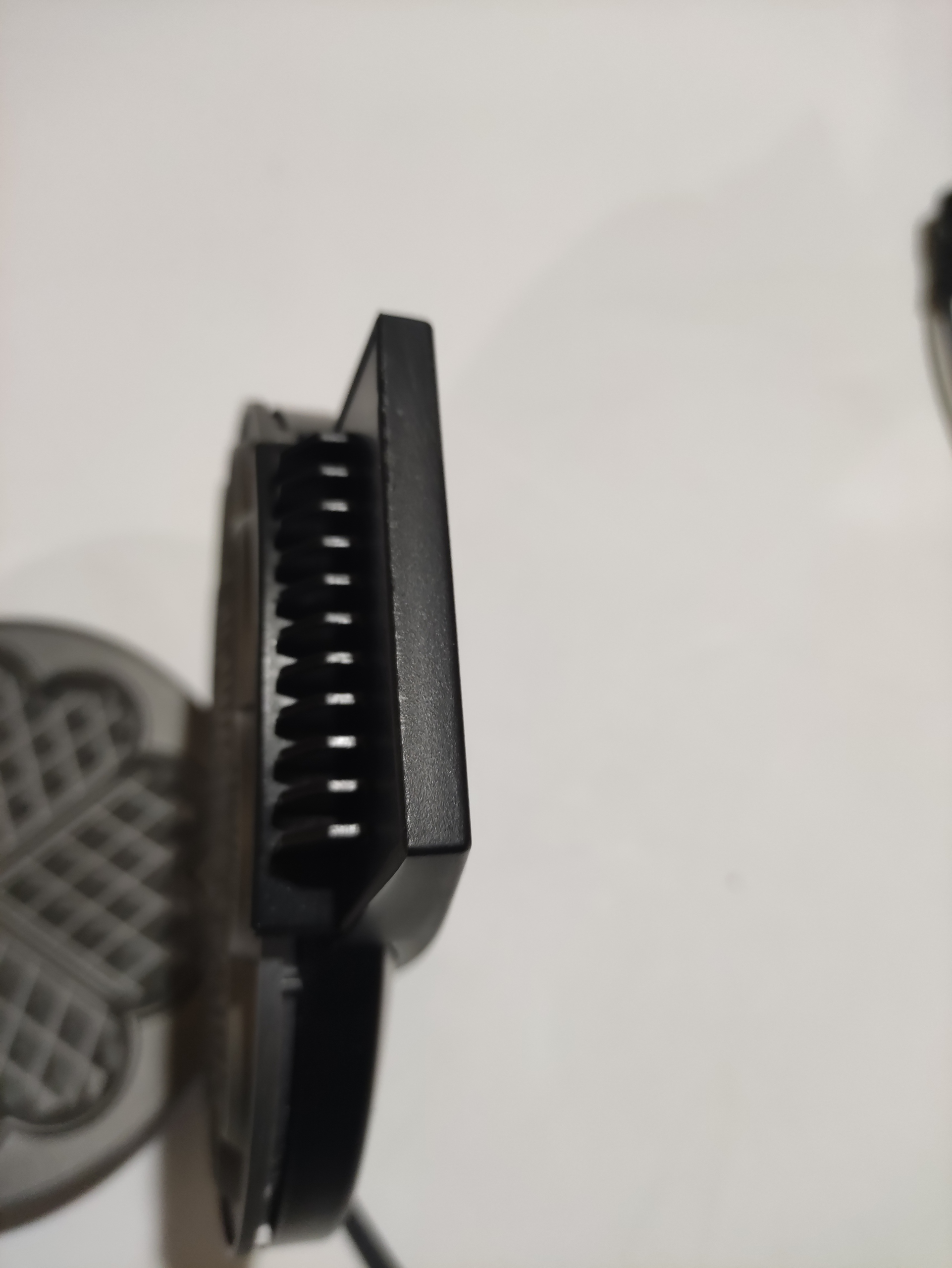 Gofrownica Cloer 1621 930 W czarny Kształt gofrów serce