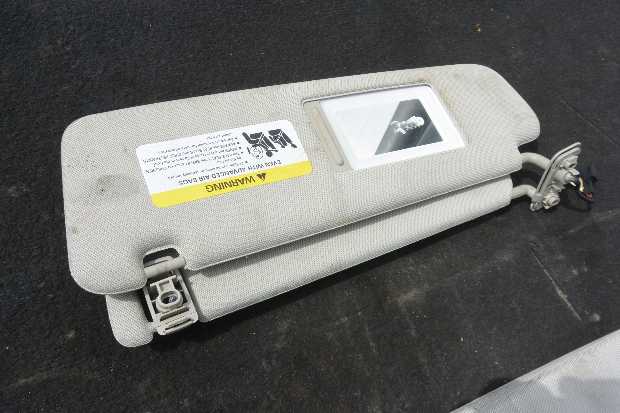 cover PRZECIWSLONECZNA visor right left AUDI Q7 4L KOMPLET