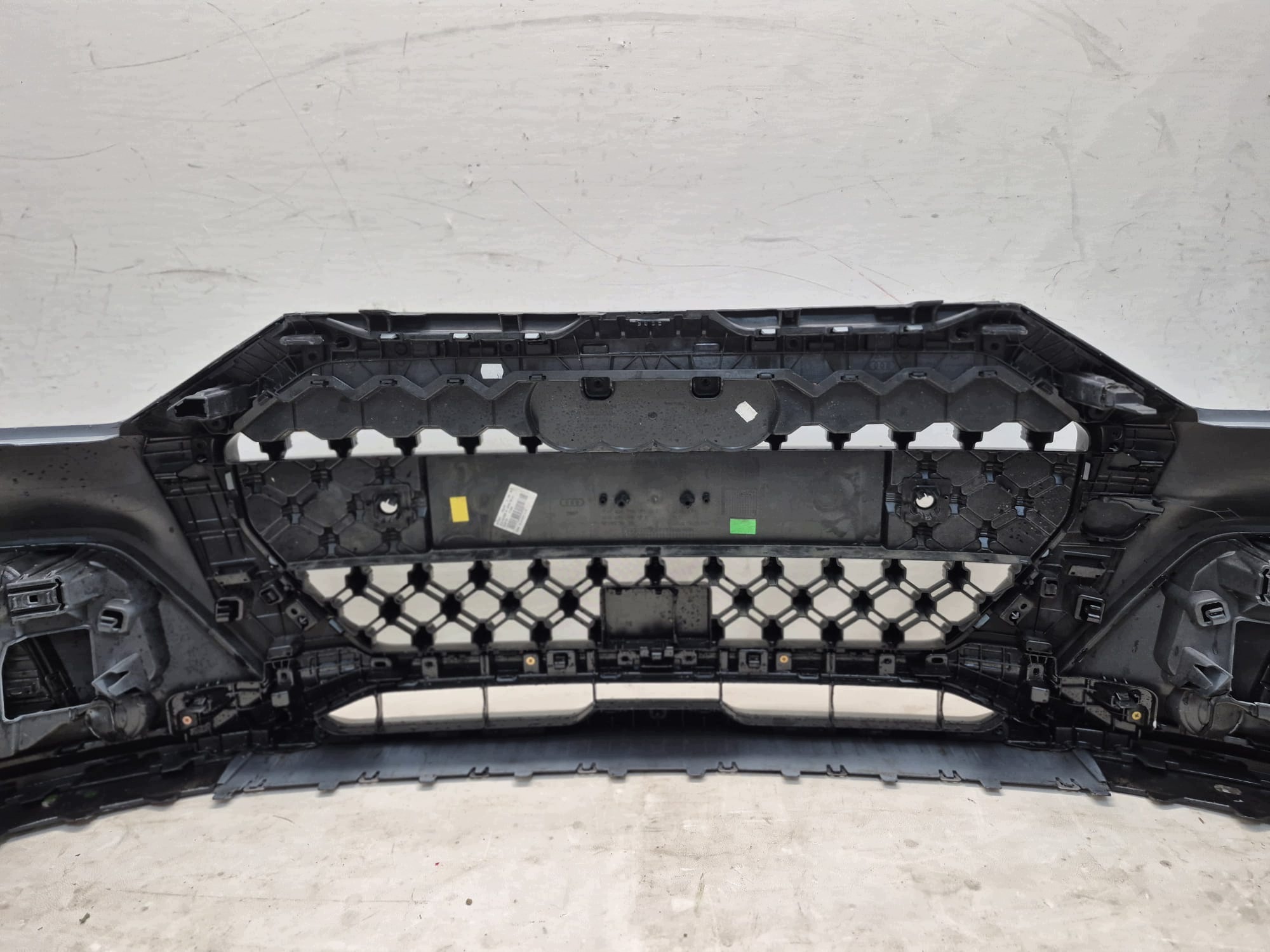 AUDI A1 II 82A CITY CARVER 19- bumper front front 4XPDC 82A807437K