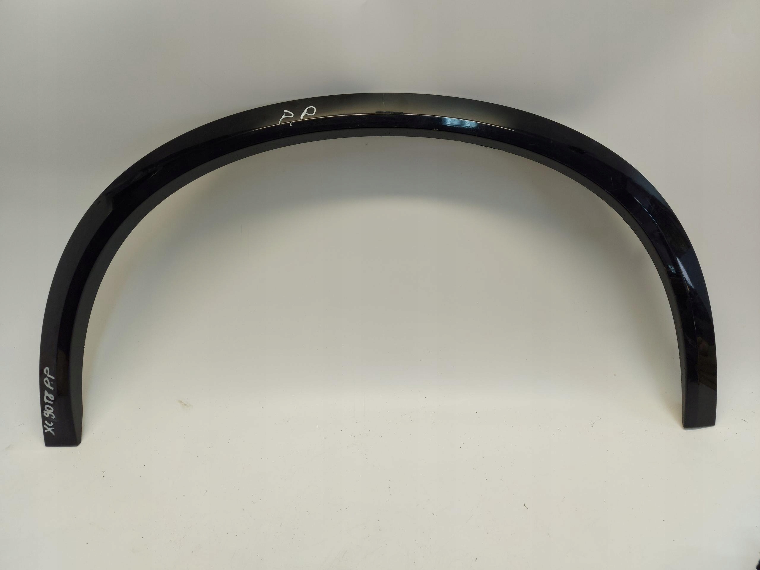 Volvo XC90 II LIFT T8 łuk listwa błotnika prawa przód 31498742