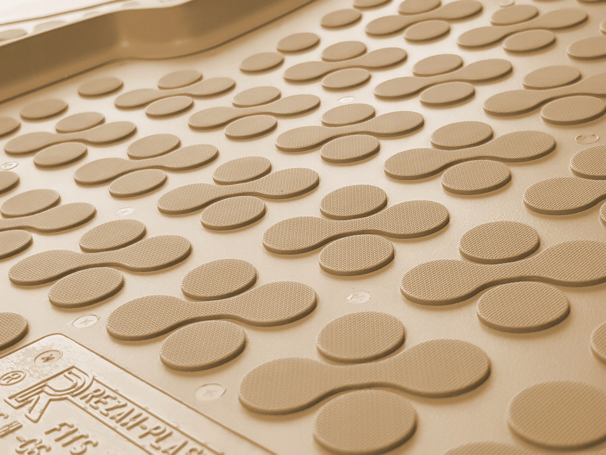 Audi Q3 I SUV 2011-2018 Dywaniki z mocowaniami Kolor beżowy