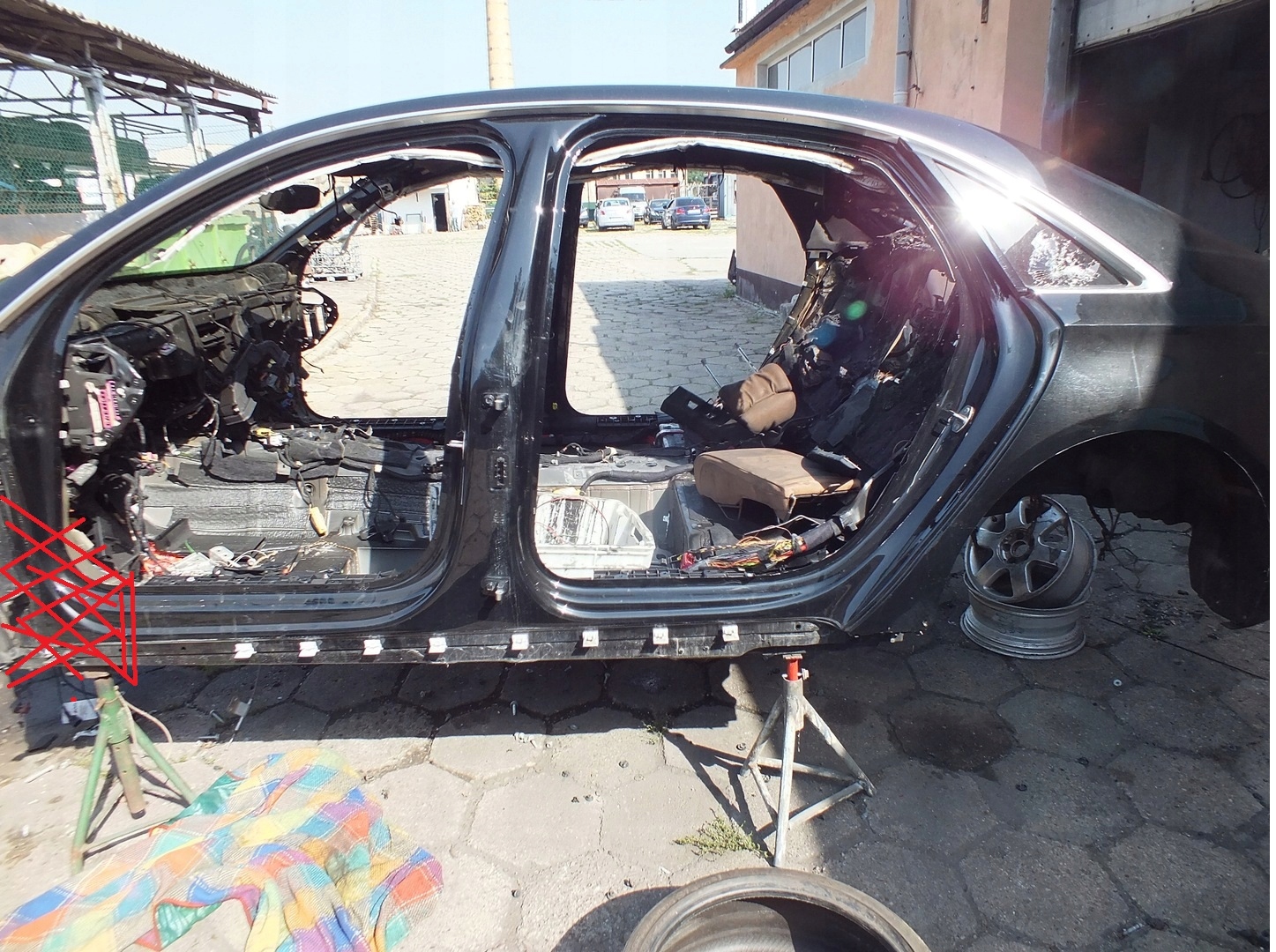 AUDI A8 D4 S8 LONG ПОРІГ ЛІВИЙ СТІЙКА B