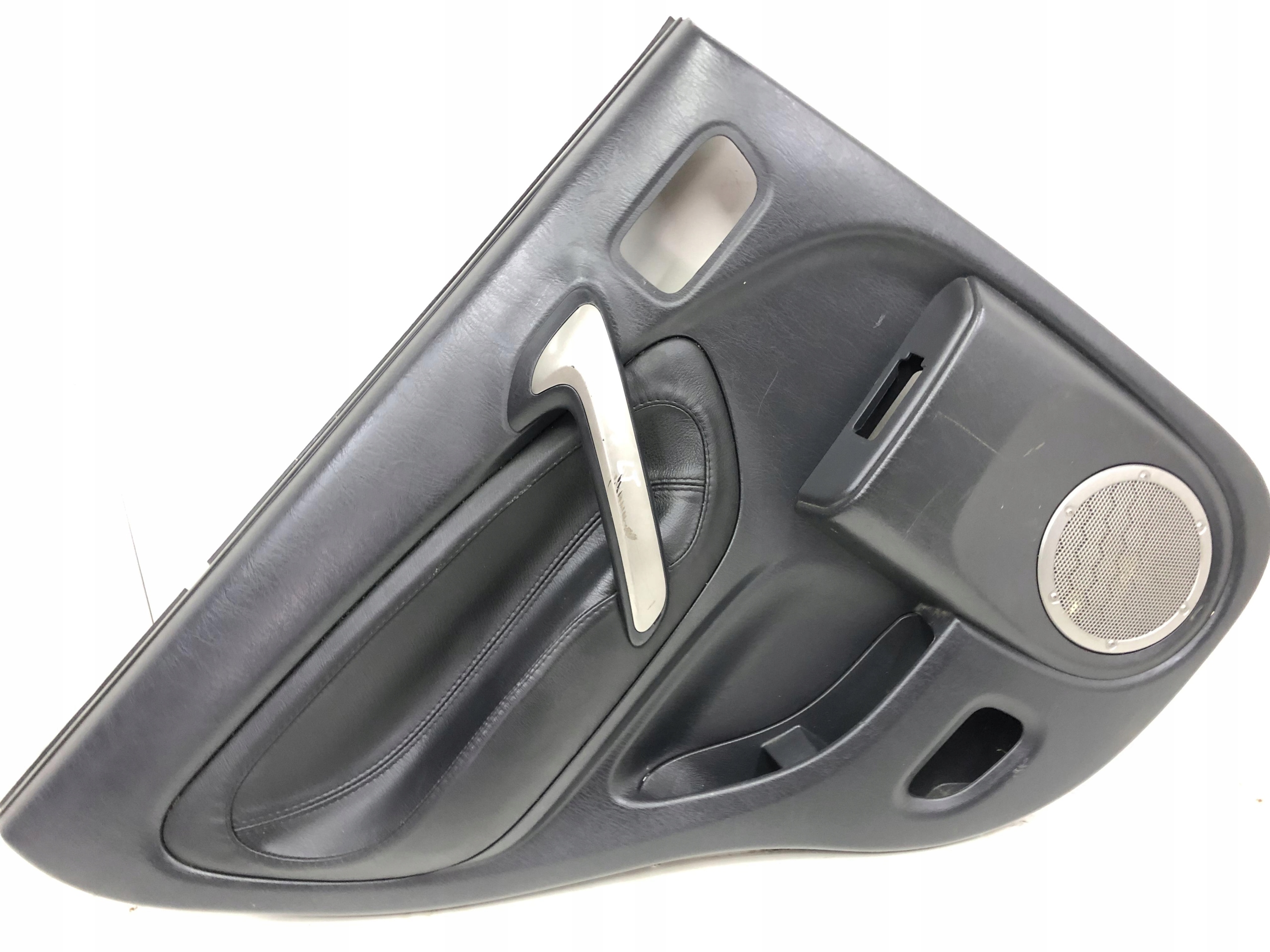 BOCZEK DRZWI LEWY TYŁ 5D TOYOTA RAV4 II 00-