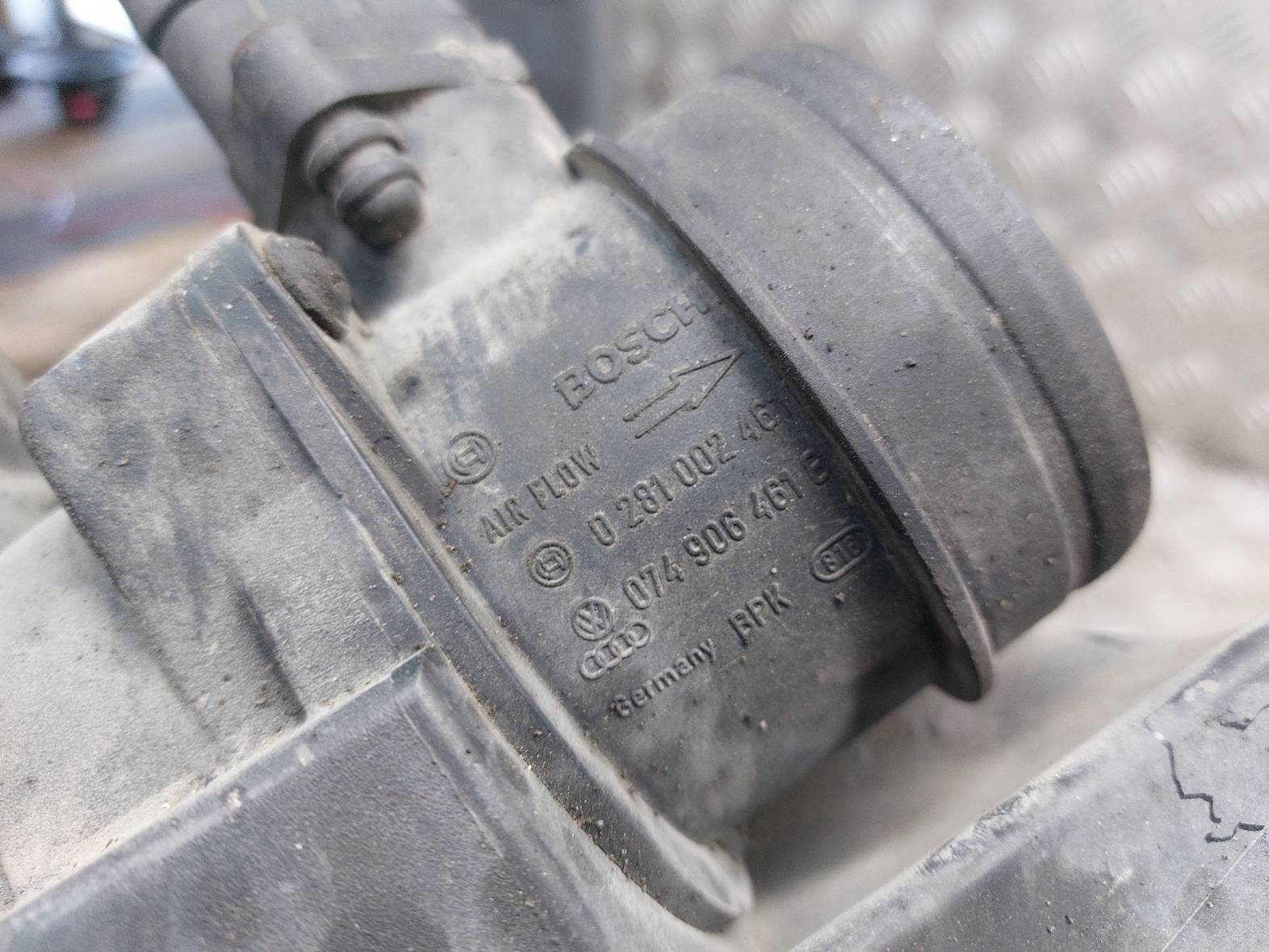 luftfiltergehäuse + luftmassenmesser VW T5 2.5 TDI 7H0129601P