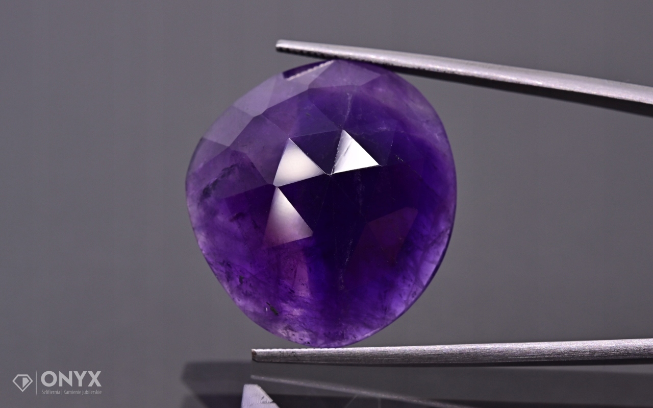 Ametystová fazetovaná nepravidelná rozeta 25x23 mm