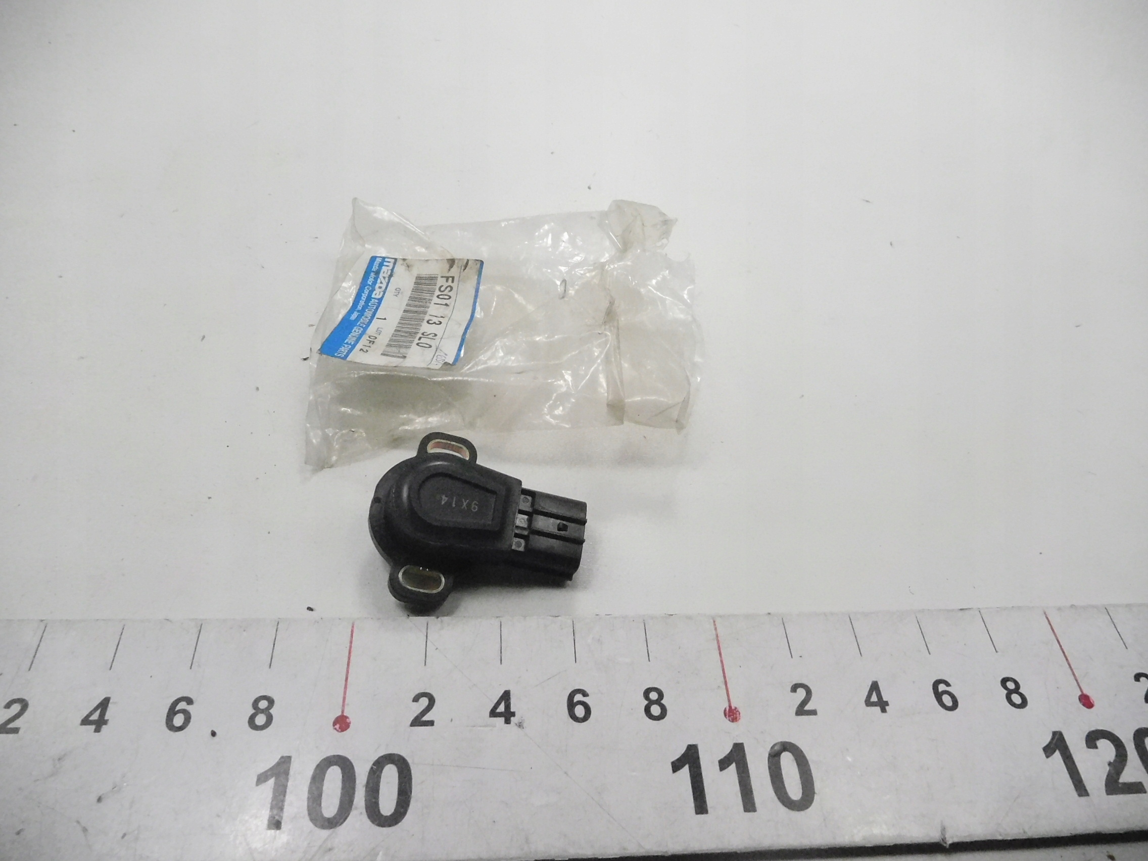 Датчик mazda 323 626 oe FS01 13 SL0
