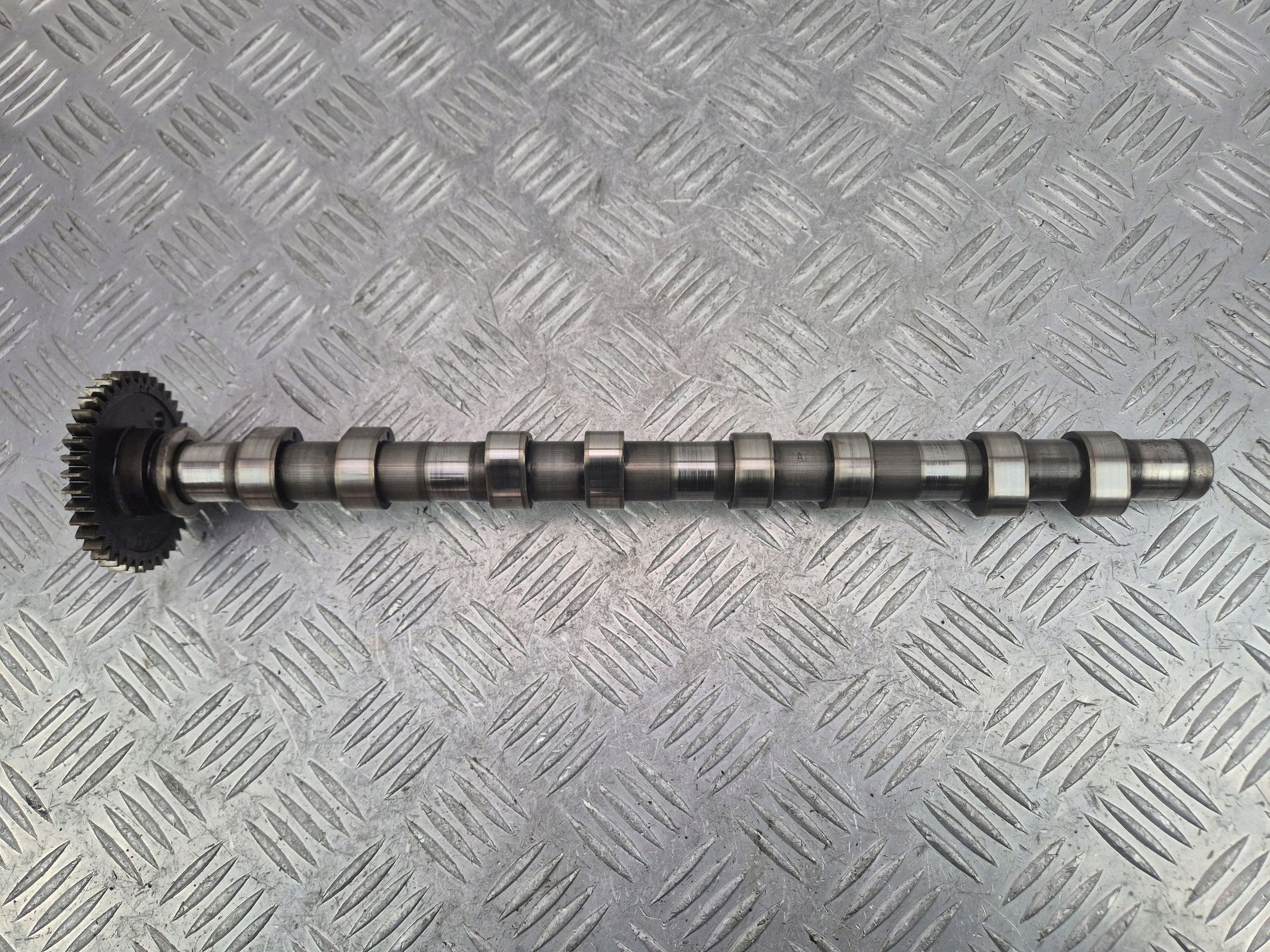 cames de la distribution porte BMW 3 E90 E91 318d 7797511 N47D20A